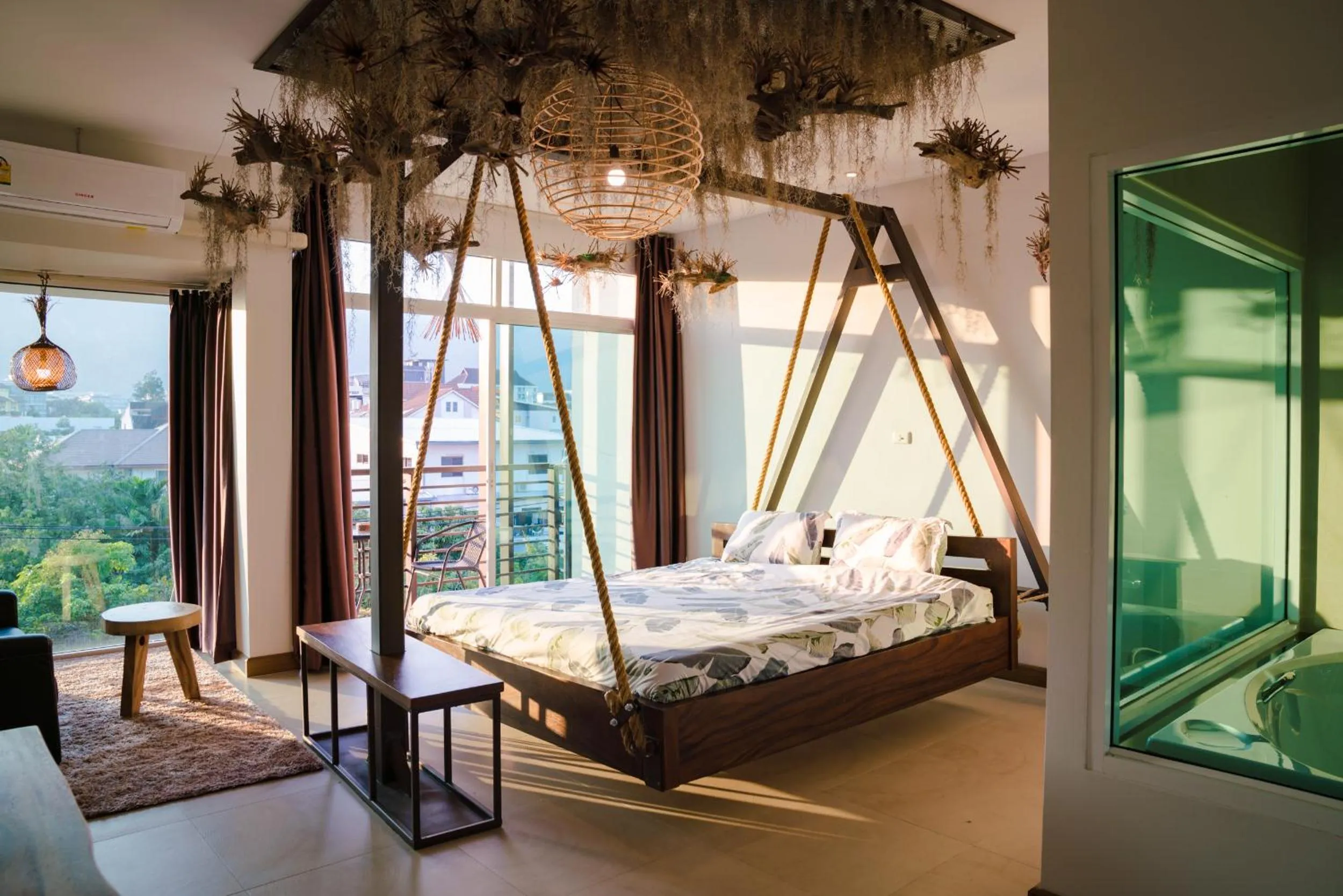 Photo of the whole room, Bed in Arbor's house