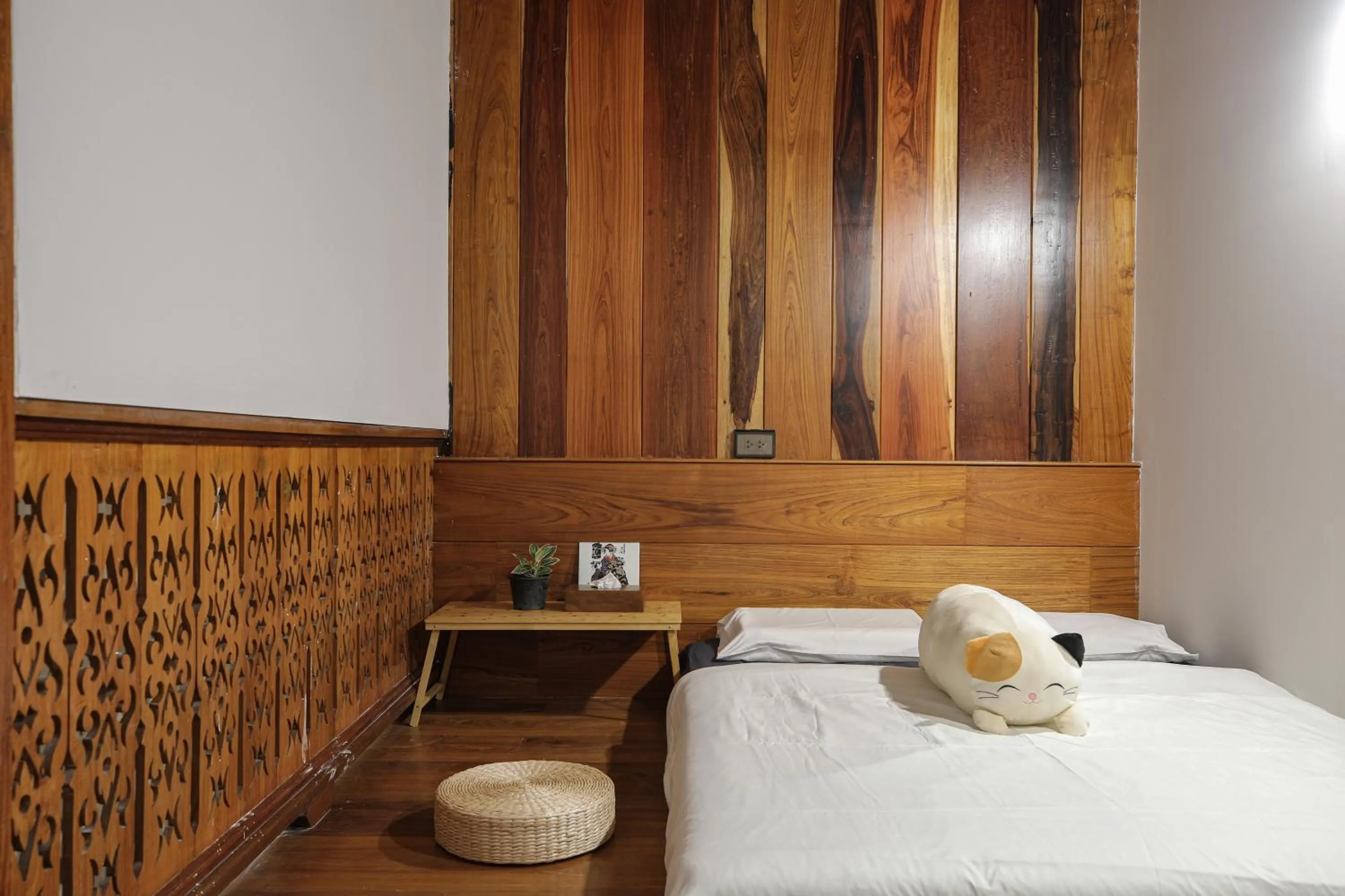 Bedroom, Bed in Arbor's house