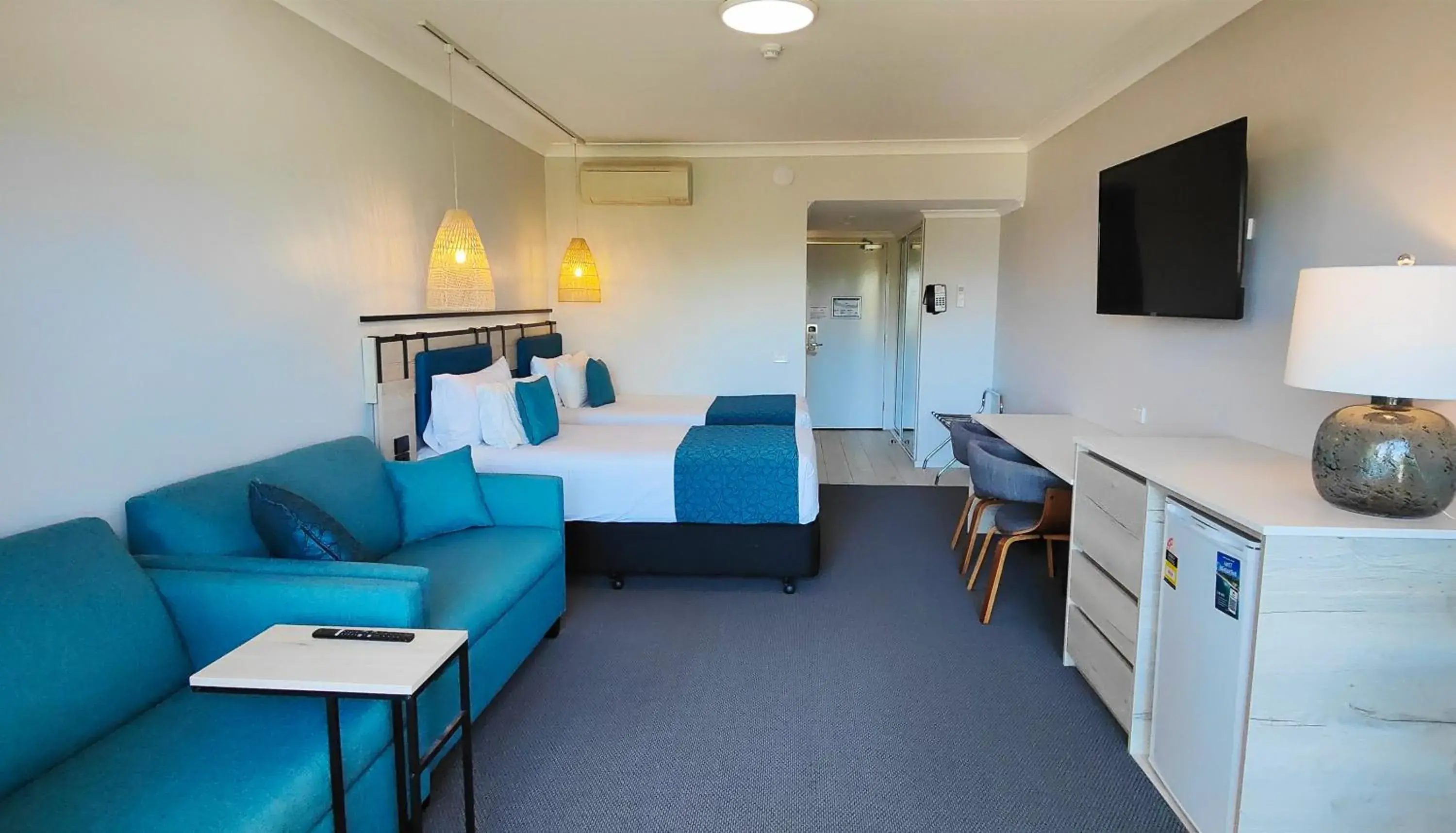 Hotel Deluxe Twin in Tangalooma Island Resort Hotel Deluxe Twin in Tangalooma Island Resort