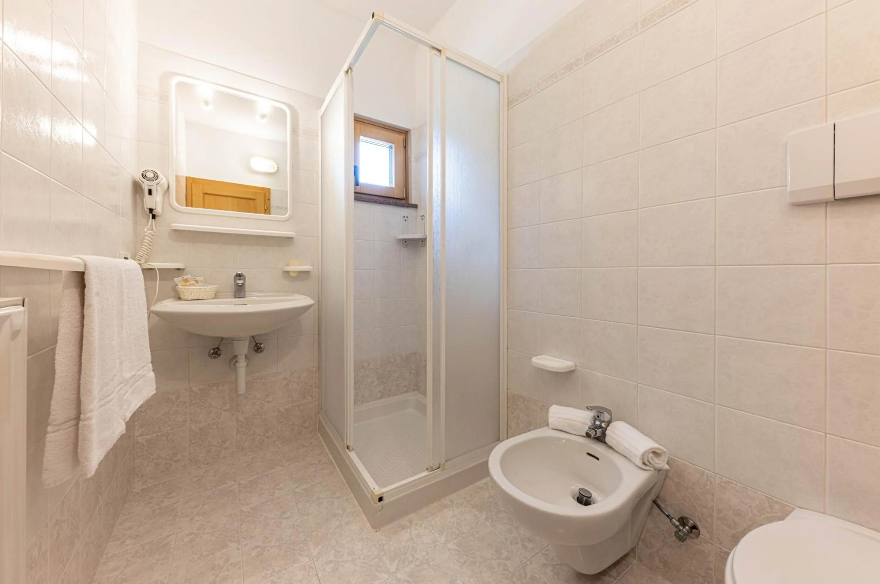 Bathroom in Hotel Laste'