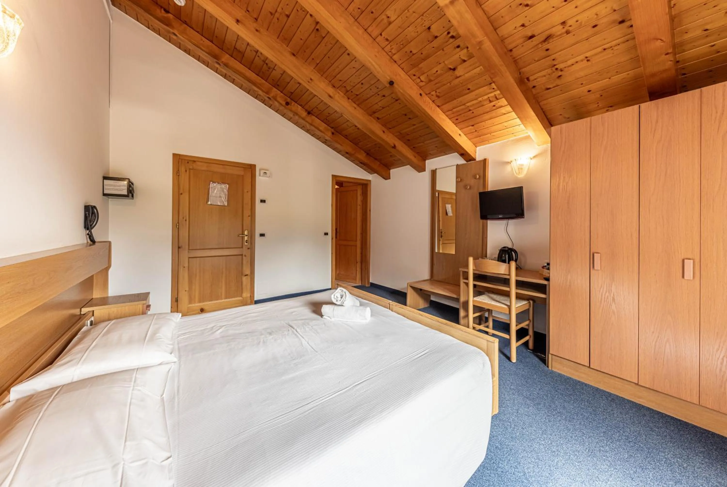 Photo of the whole room, Bed in Hotel Laste'