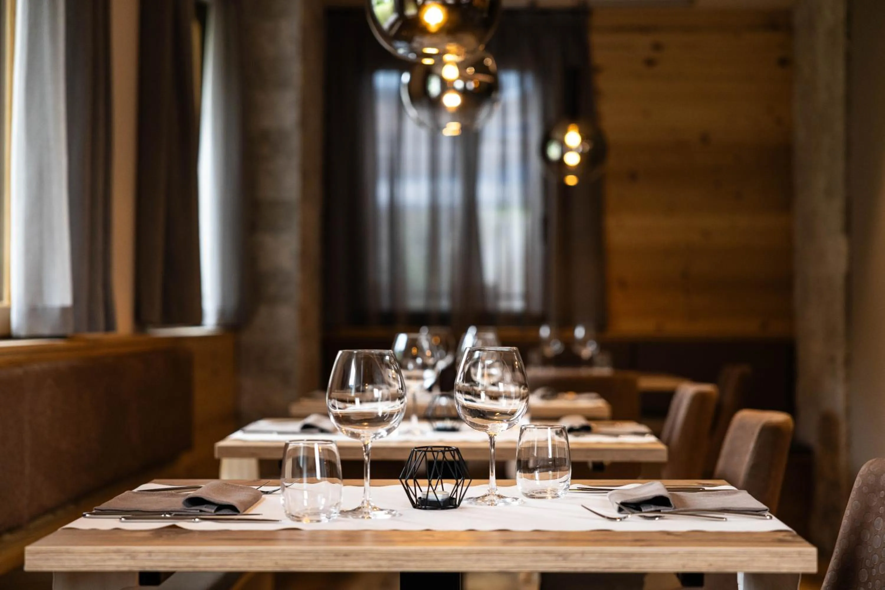 Restaurant/places to eat in Hotel Laste'