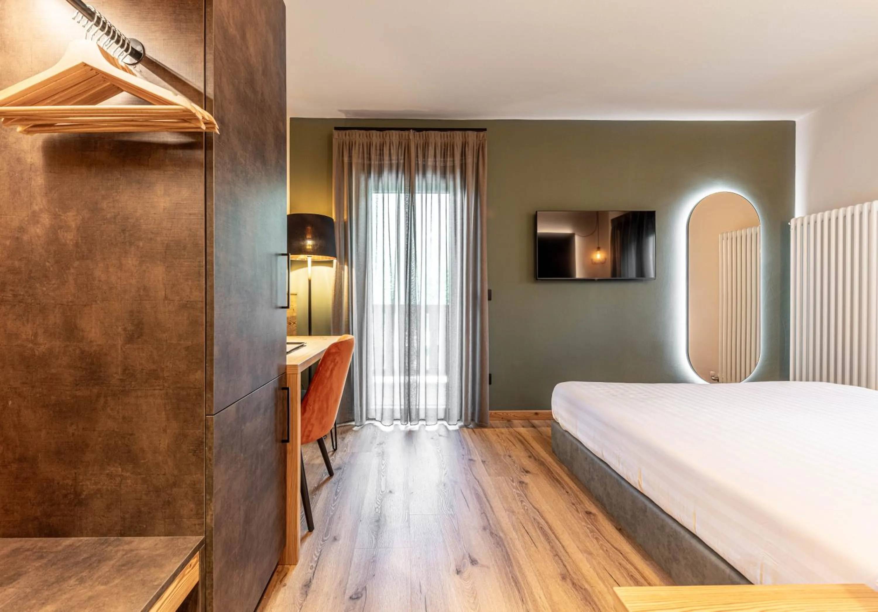 locker, Bed in Hotel Laste'