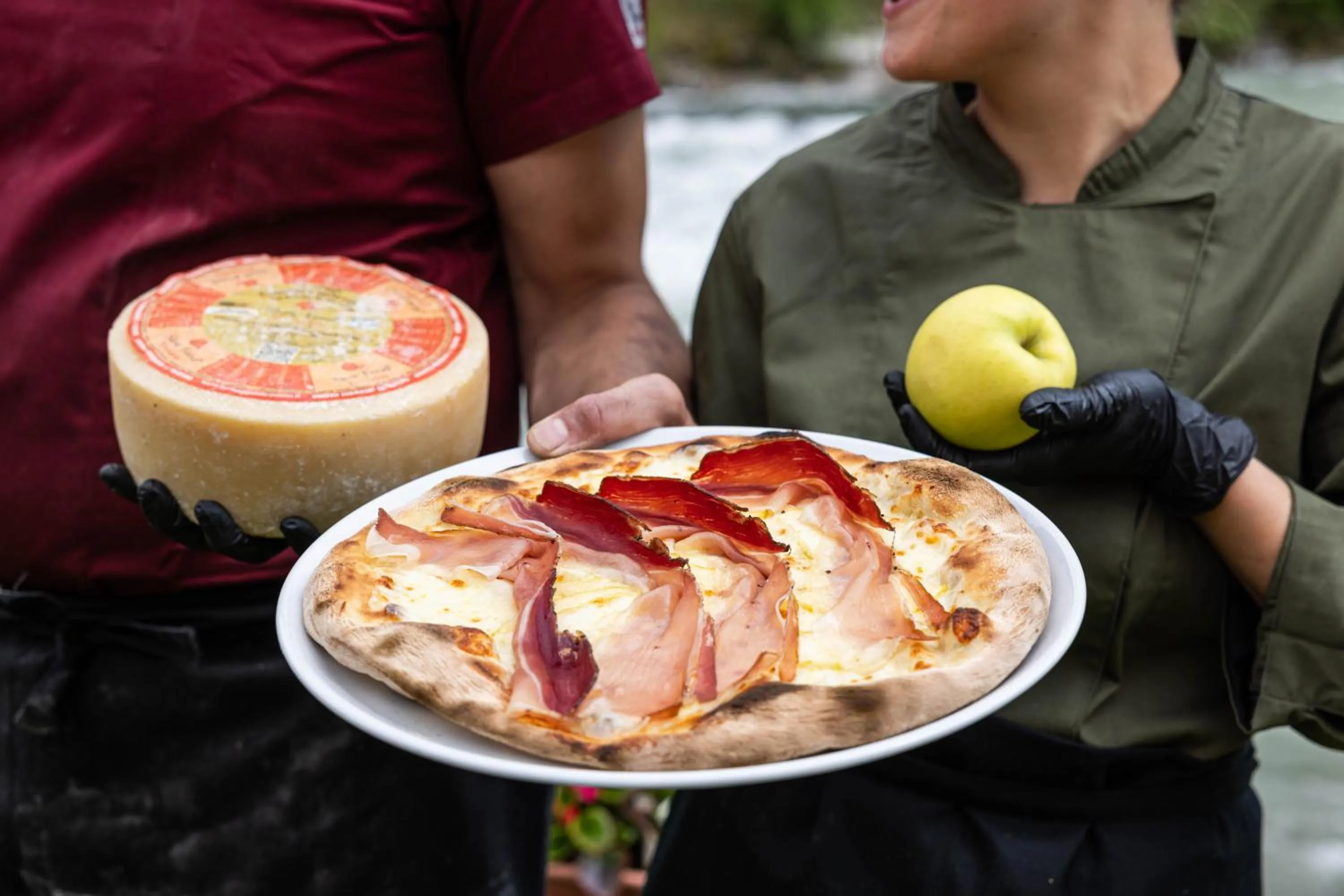 Restaurant/places to eat in Hotel Laste'