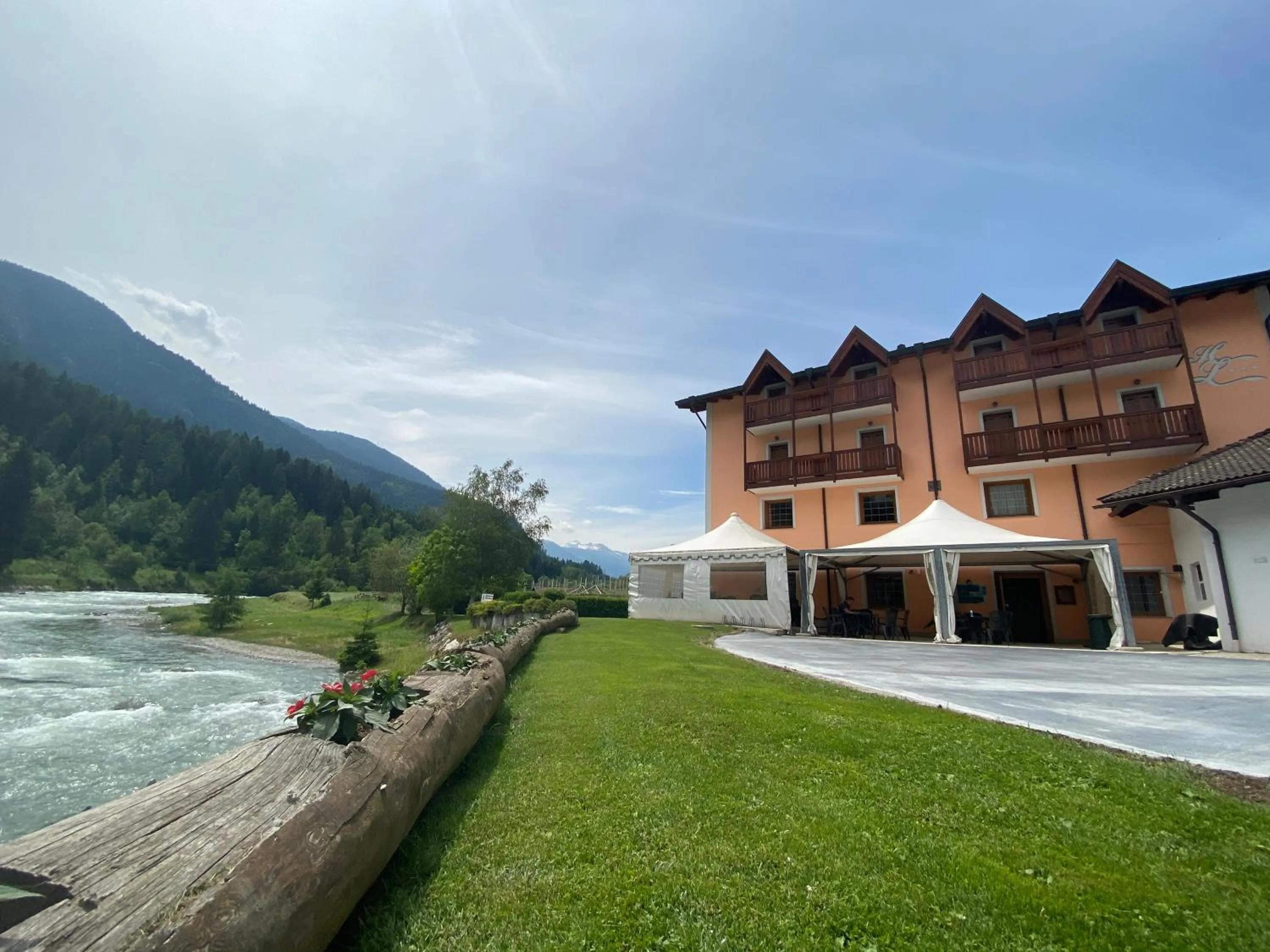 Property building in Hotel Laste'