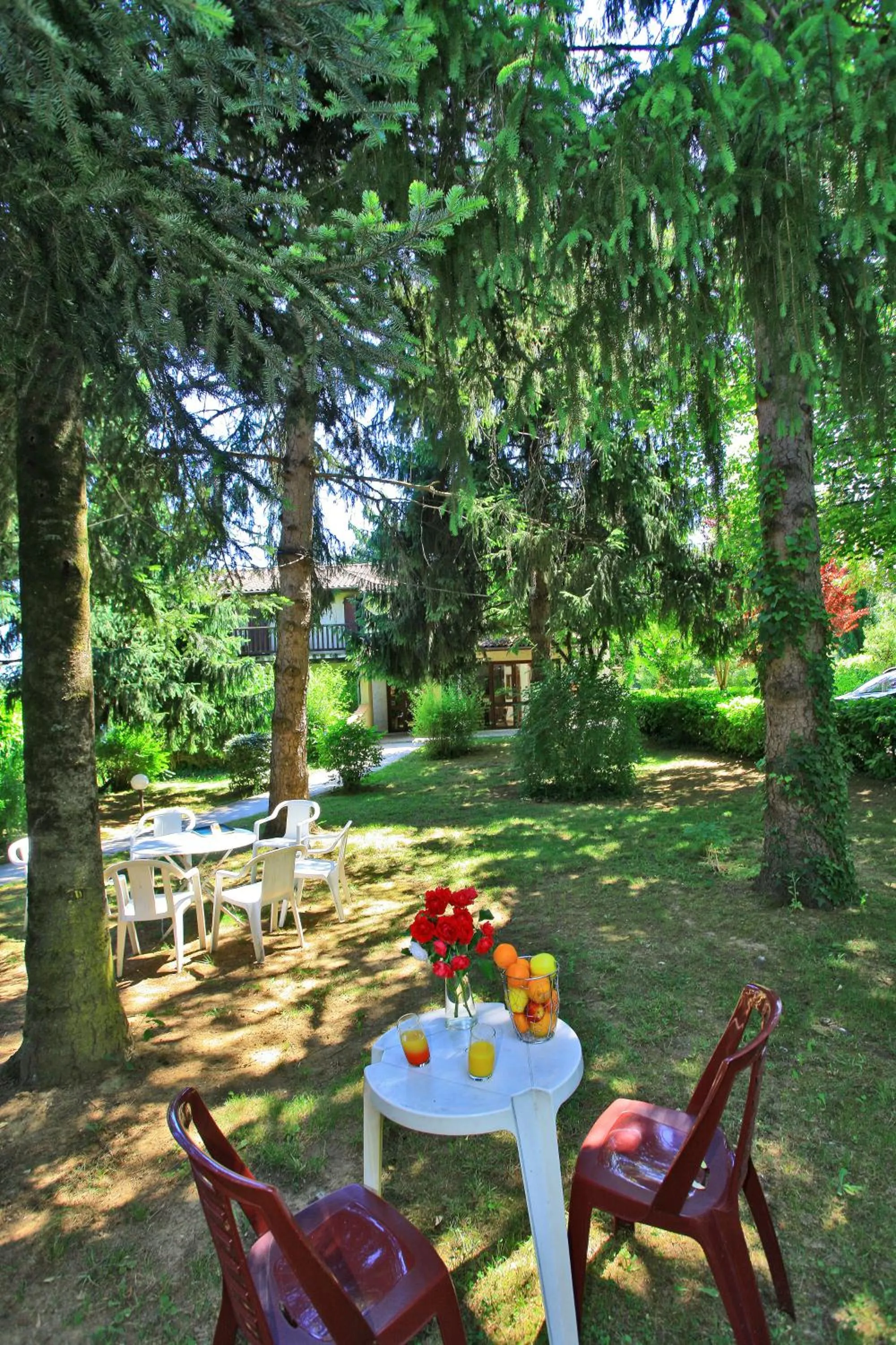 Day in Le Clos Grand