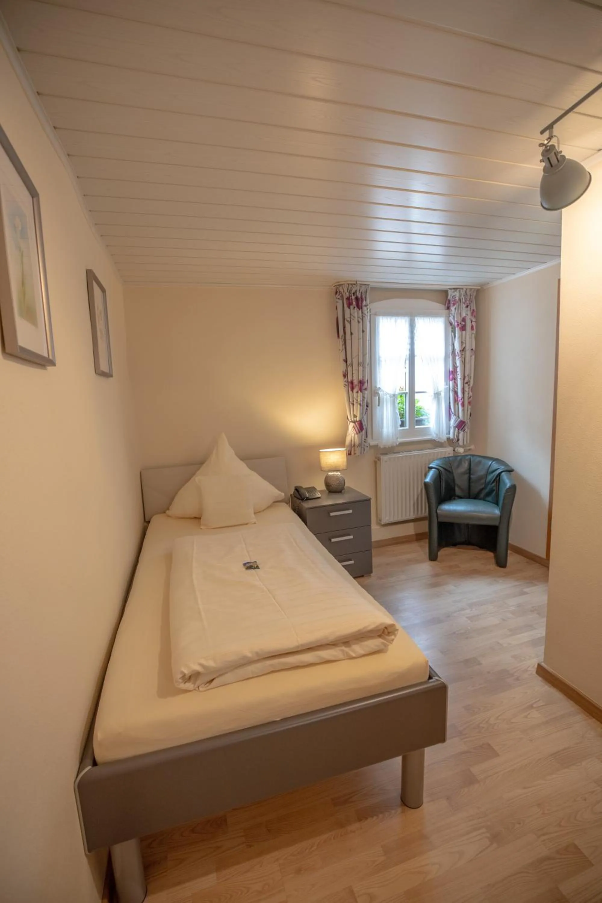 Photo of the whole room, Bed in Hotel Gute Quelle