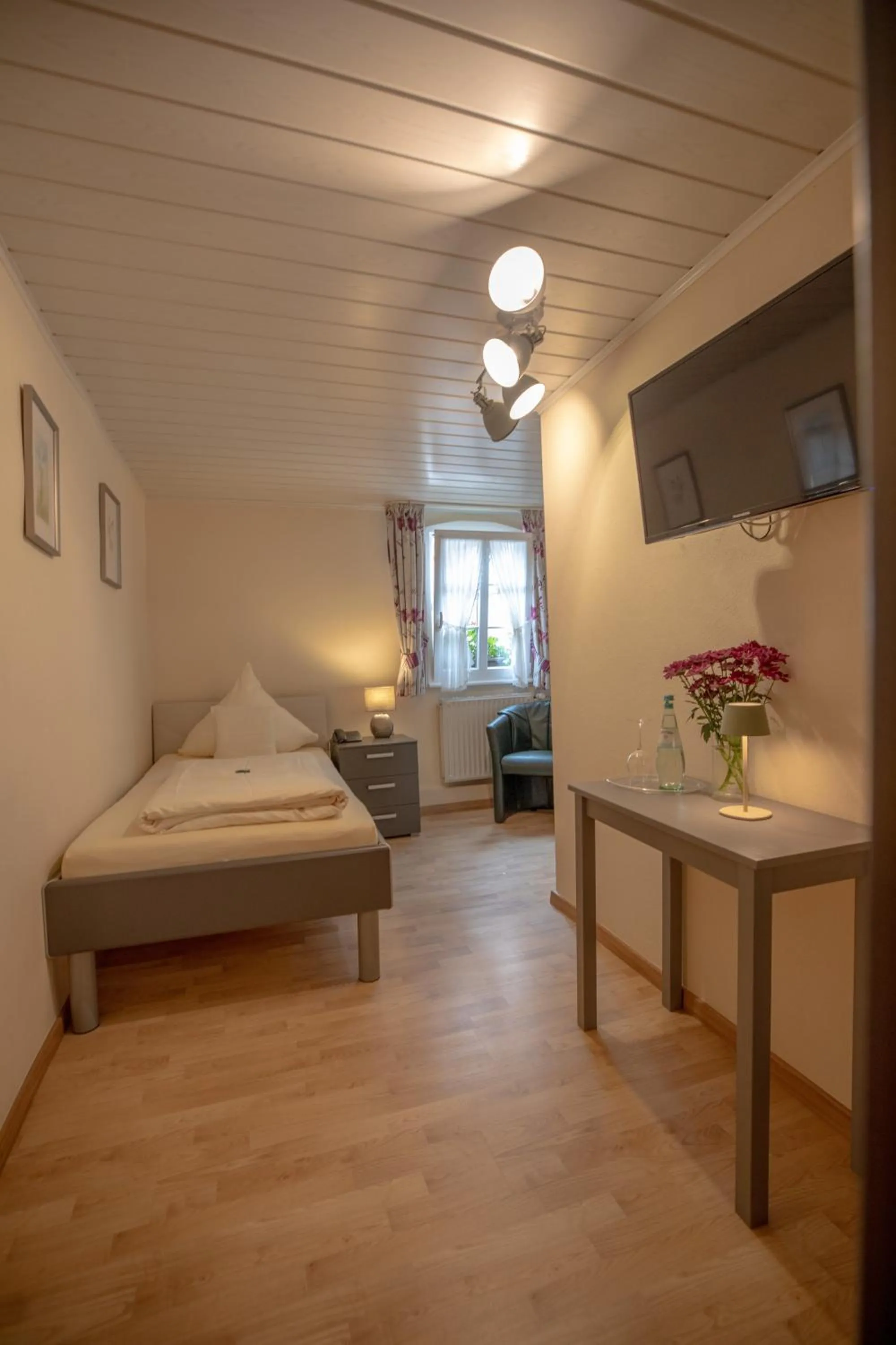 Photo of the whole room, Bed in Hotel Gute Quelle