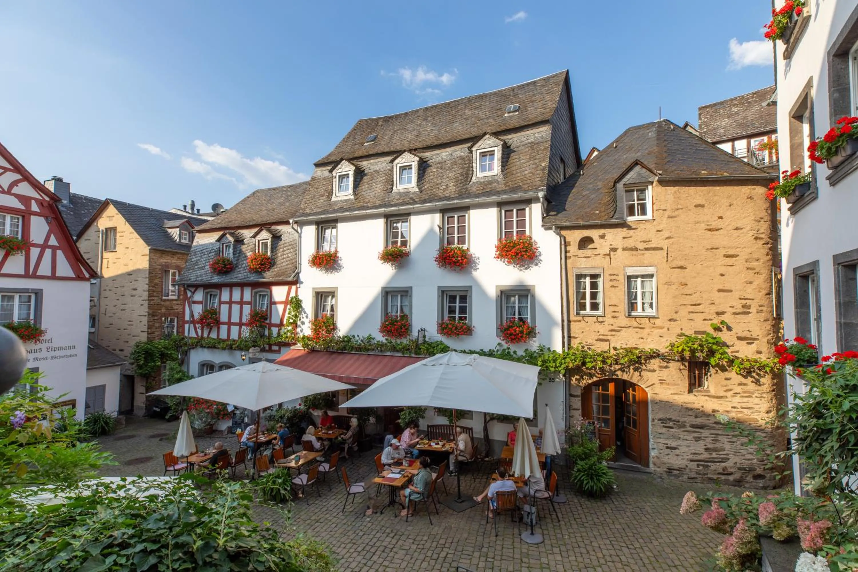 Property building in Hotel Gute Quelle