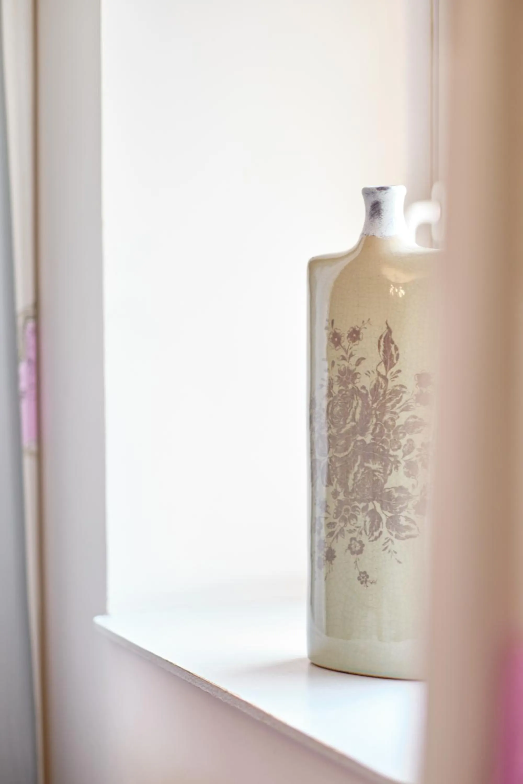 Decorative detail in Au Petit Manoir