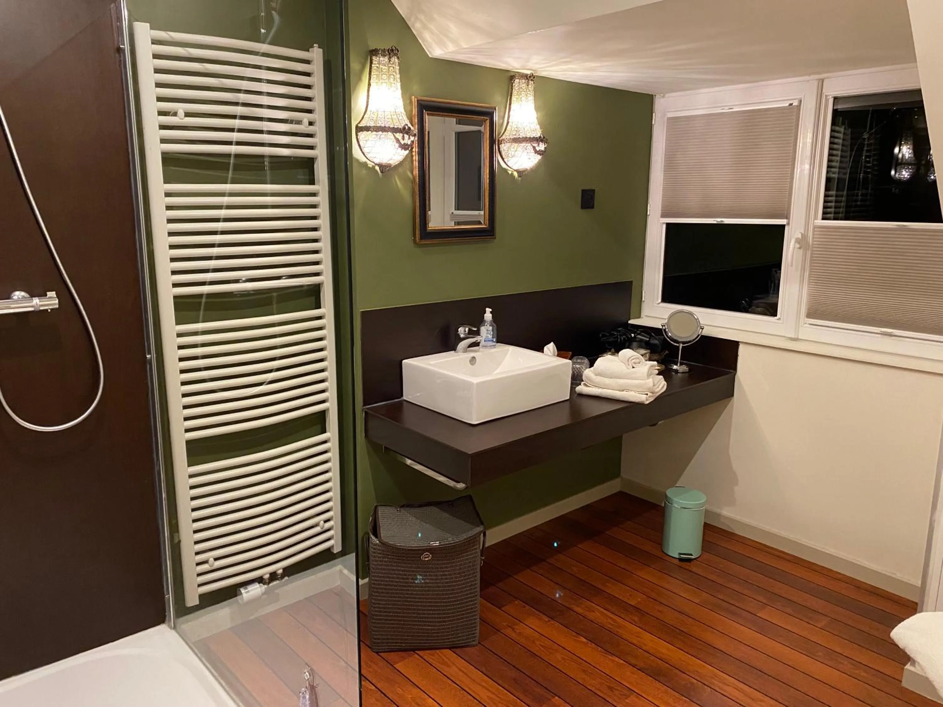 Bathroom in Au Petit Manoir