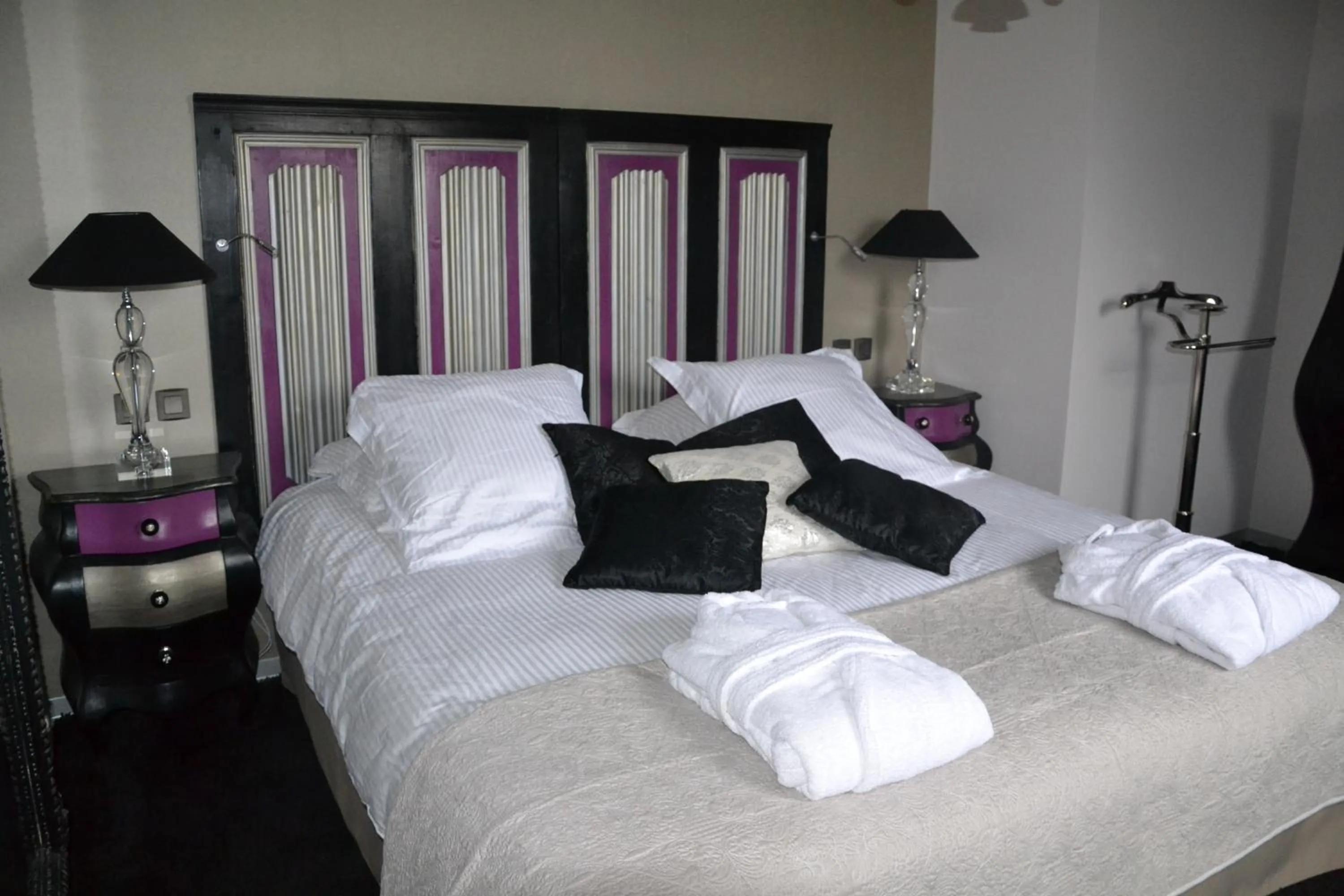 Bed in Au Petit Manoir