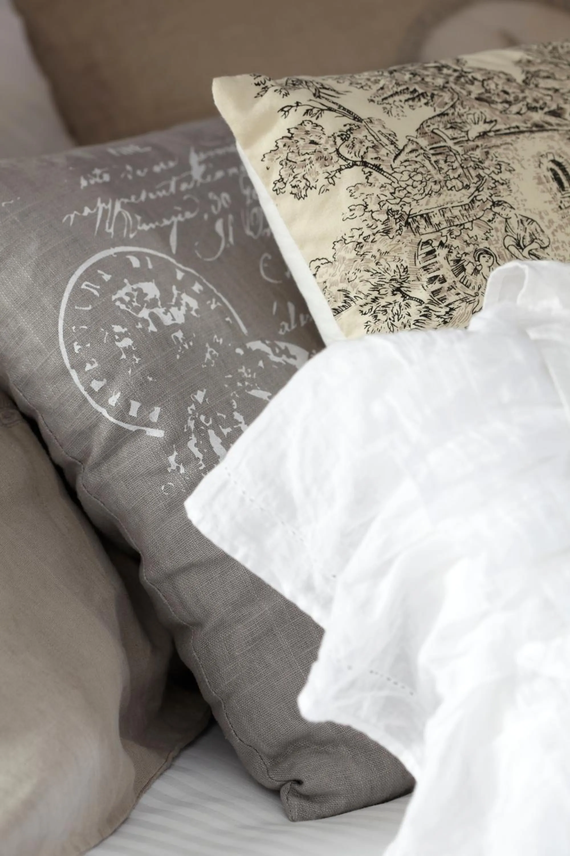 Other, Bed in Au Petit Manoir