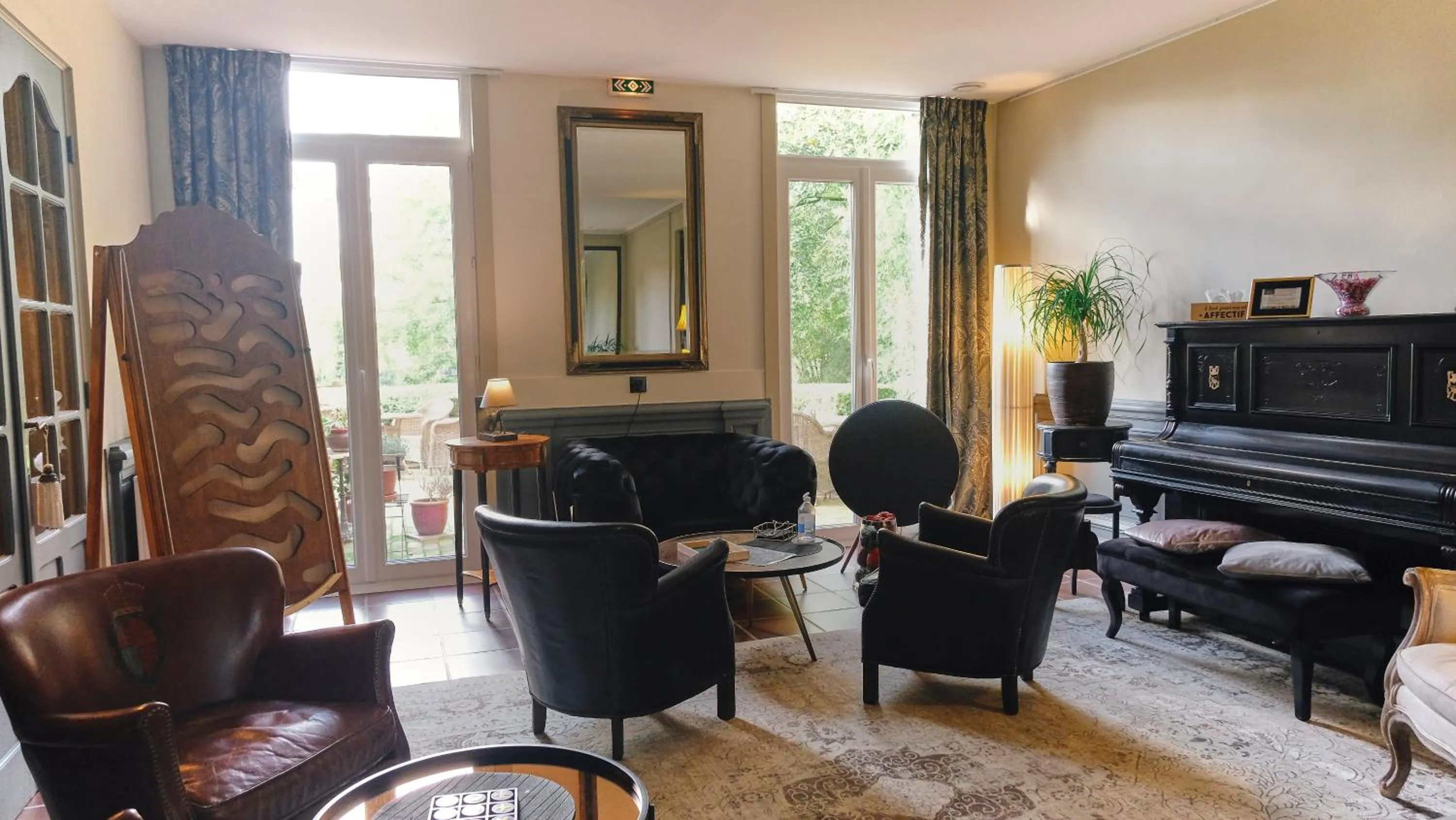 Property building in Au Petit Manoir