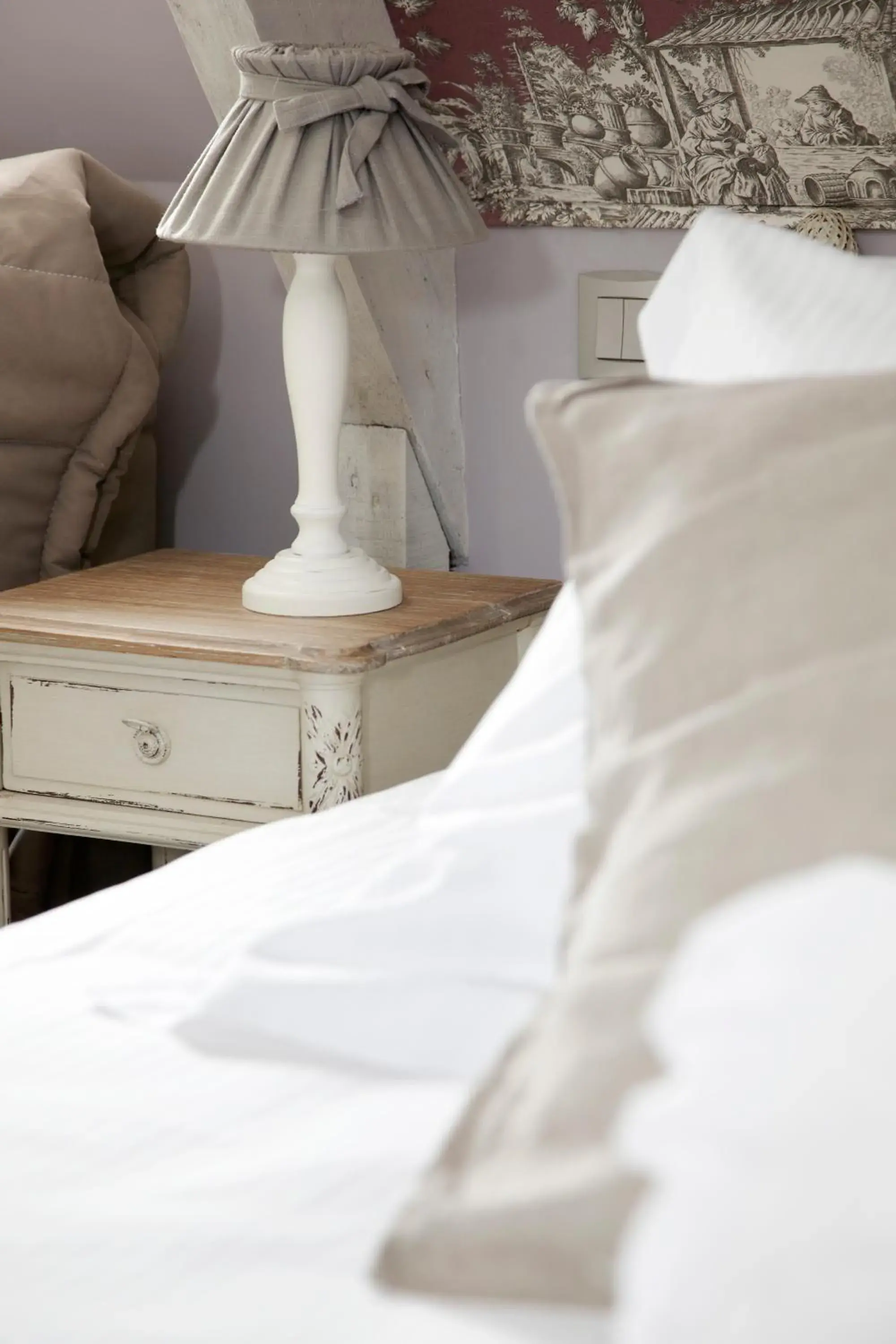 Deluxe Suite - single occupancy in Au Petit Manoir Deluxe Suite - single occupancy in Au Petit Manoir