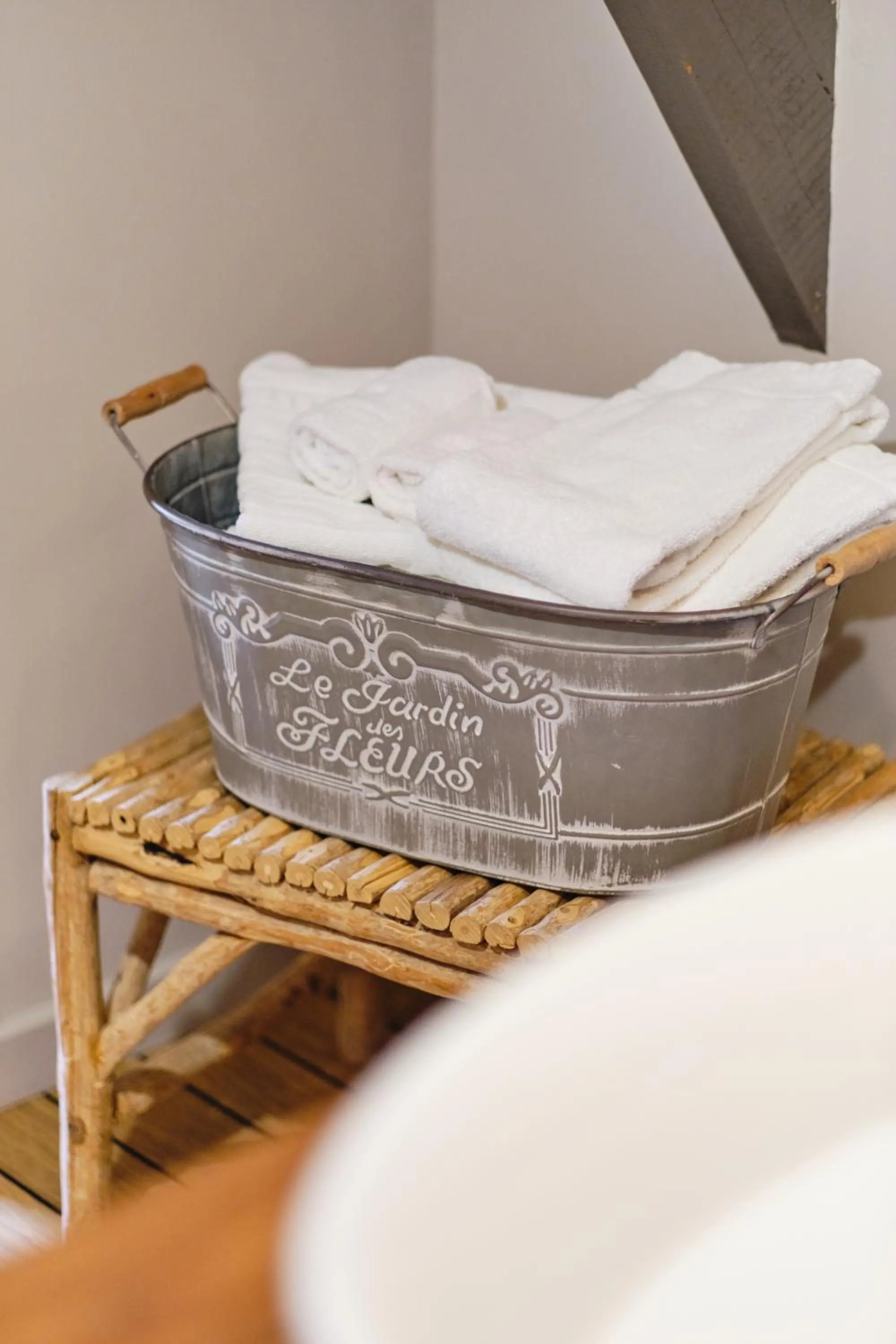 towels, Bed in Au Petit Manoir