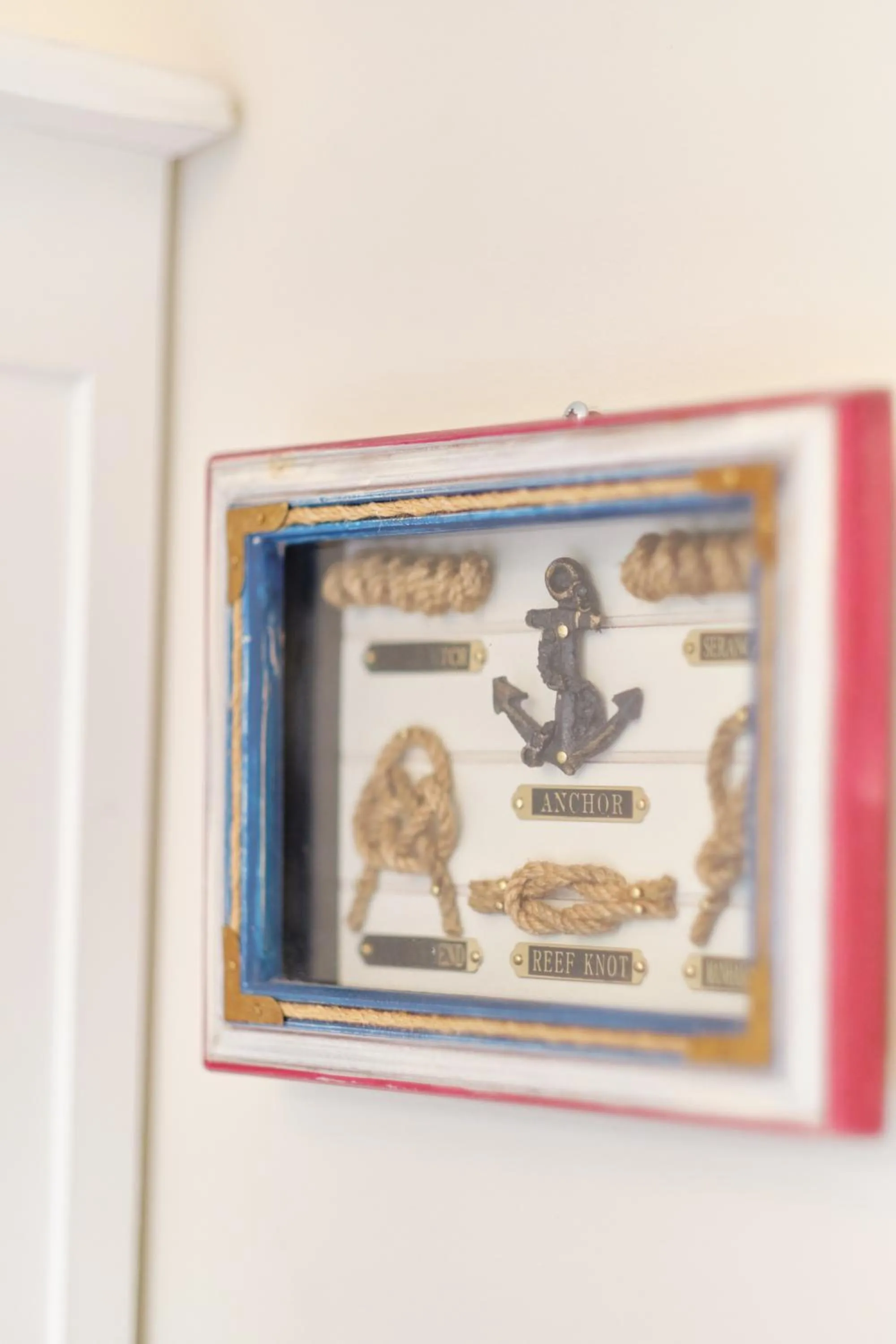 Decorative detail in Au Petit Manoir