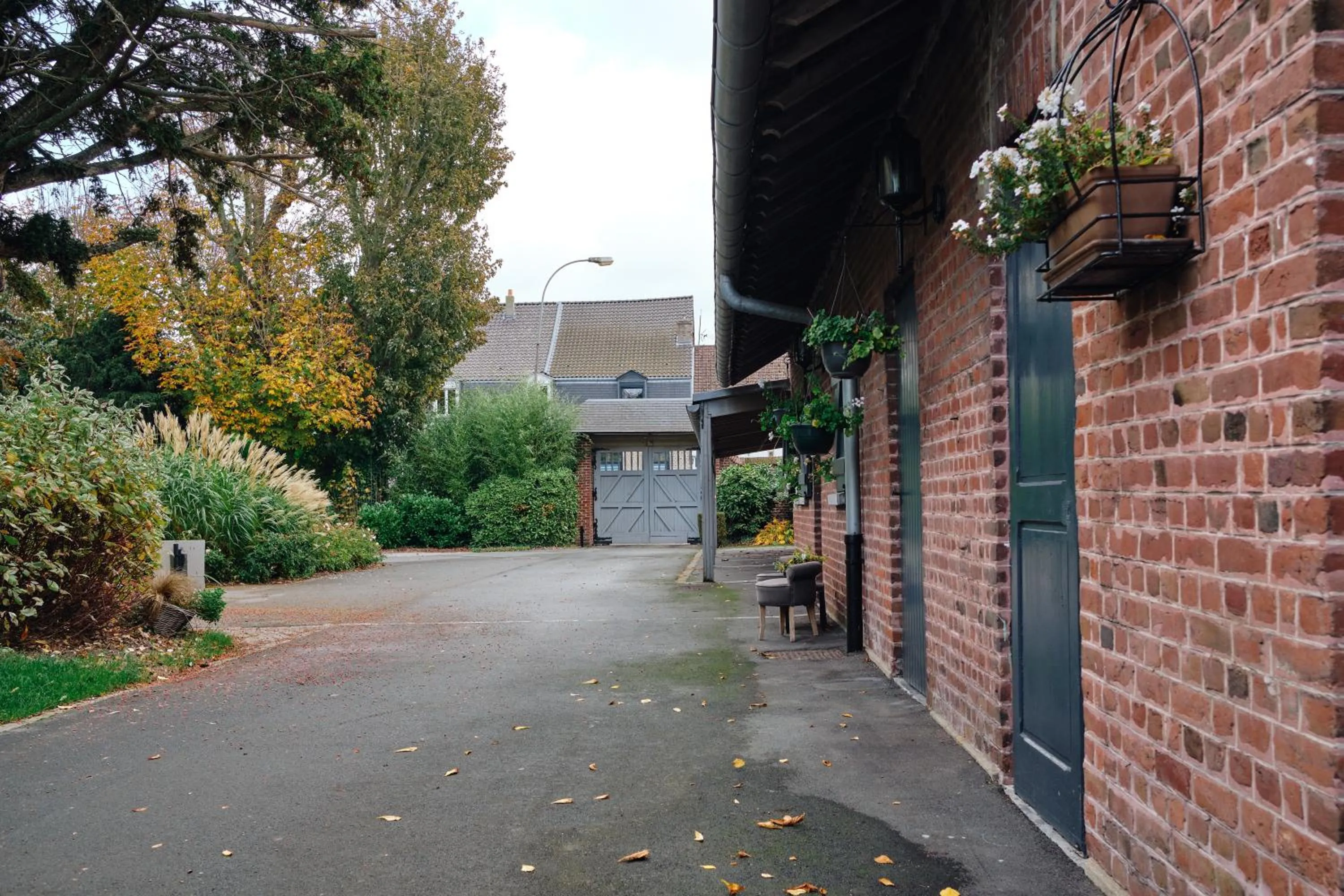 Property building in Au Petit Manoir