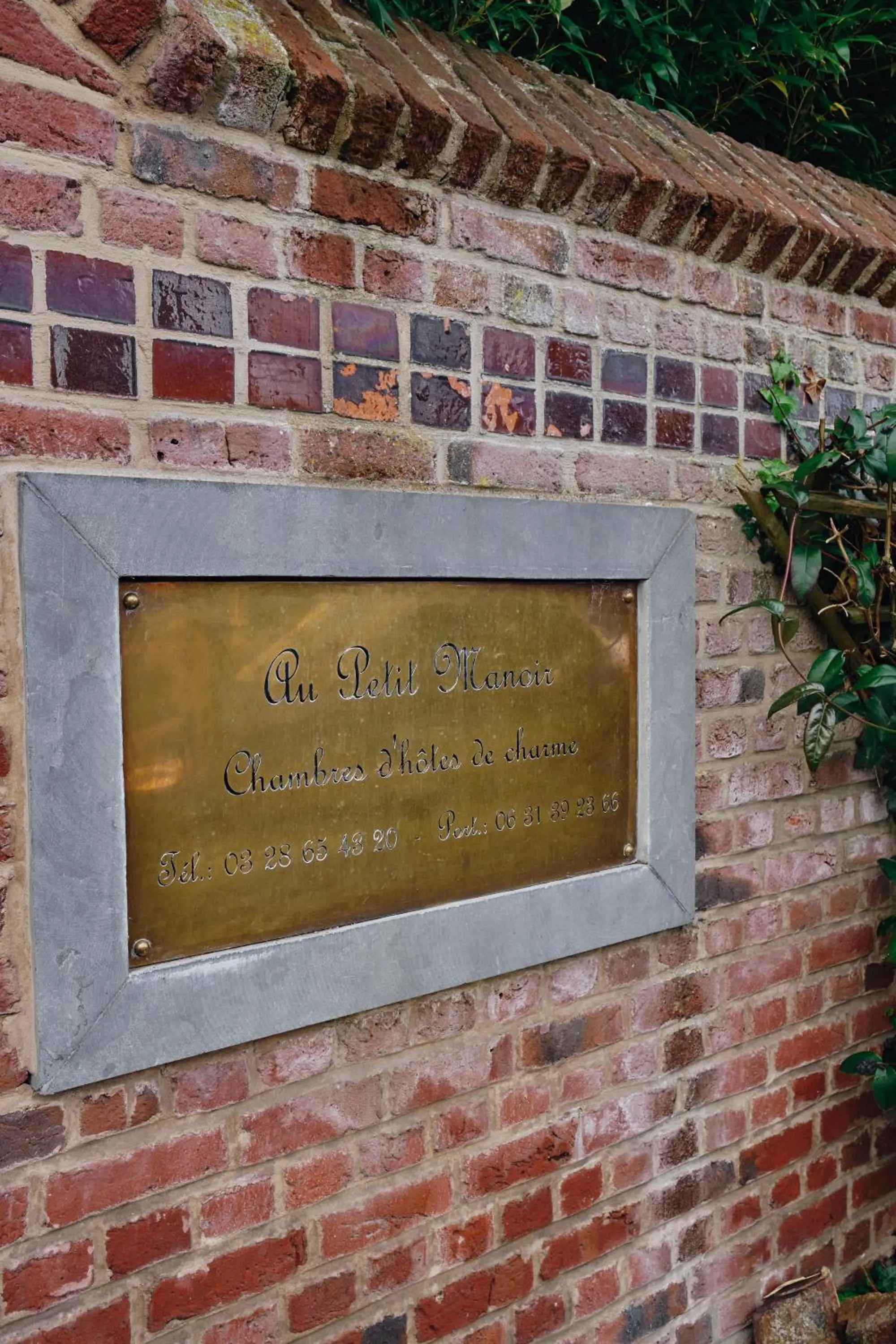 Property building in Au Petit Manoir