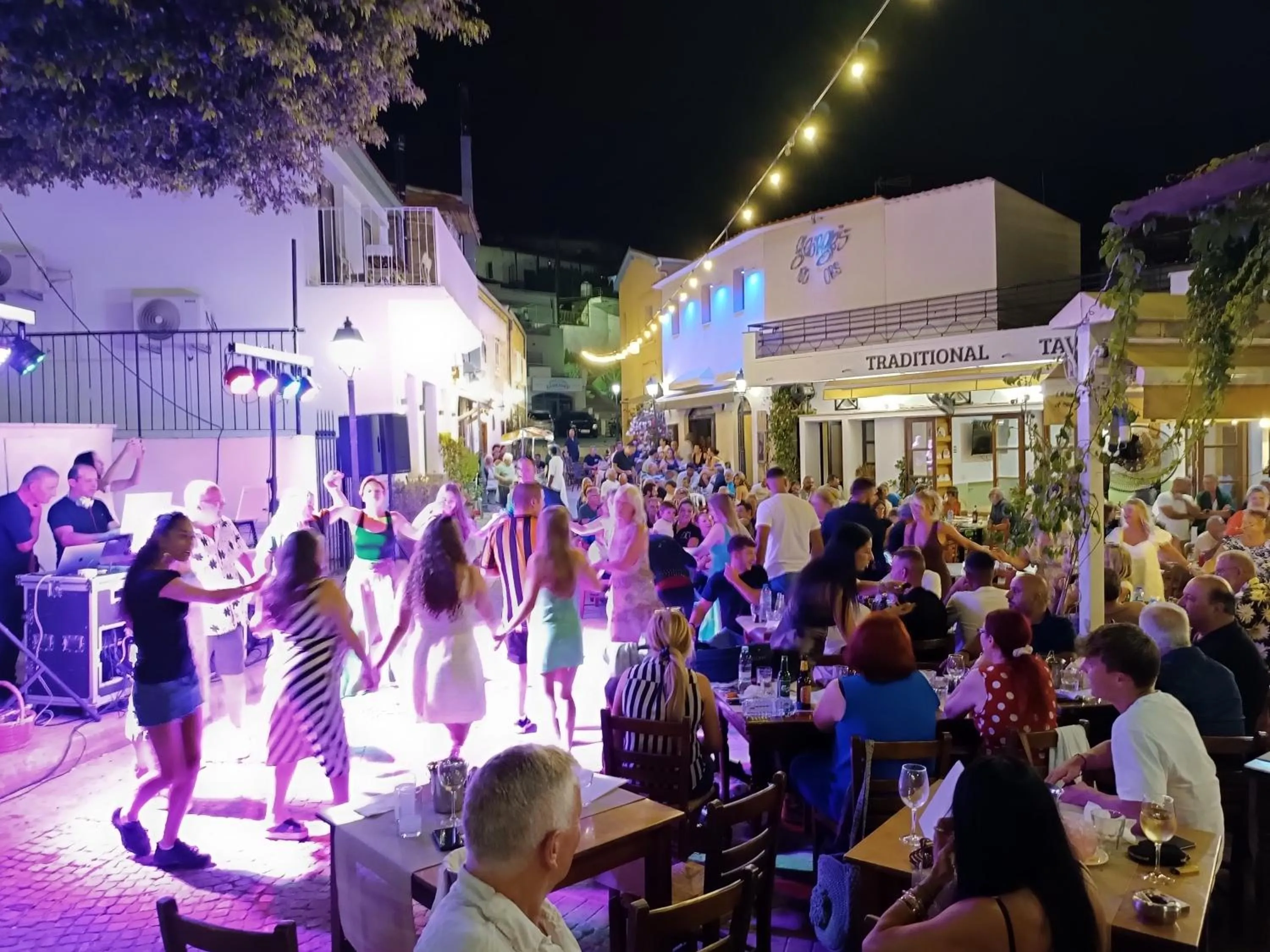 Restaurant/places to eat in Rantzo Holiday Apartments