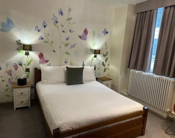 Bedroom, Bed in The Fitzrovia Belle Hotel