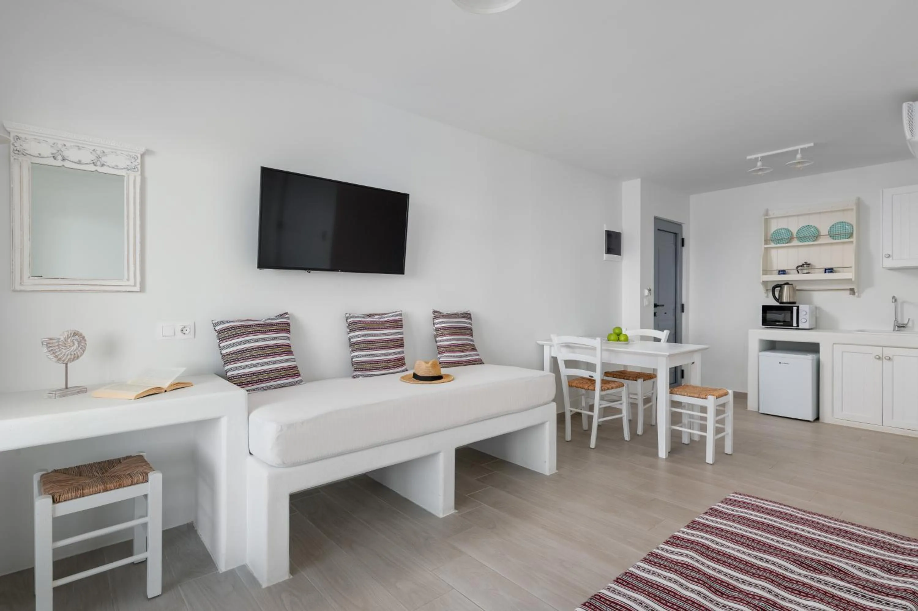 Stegna Akti Luxury Suites