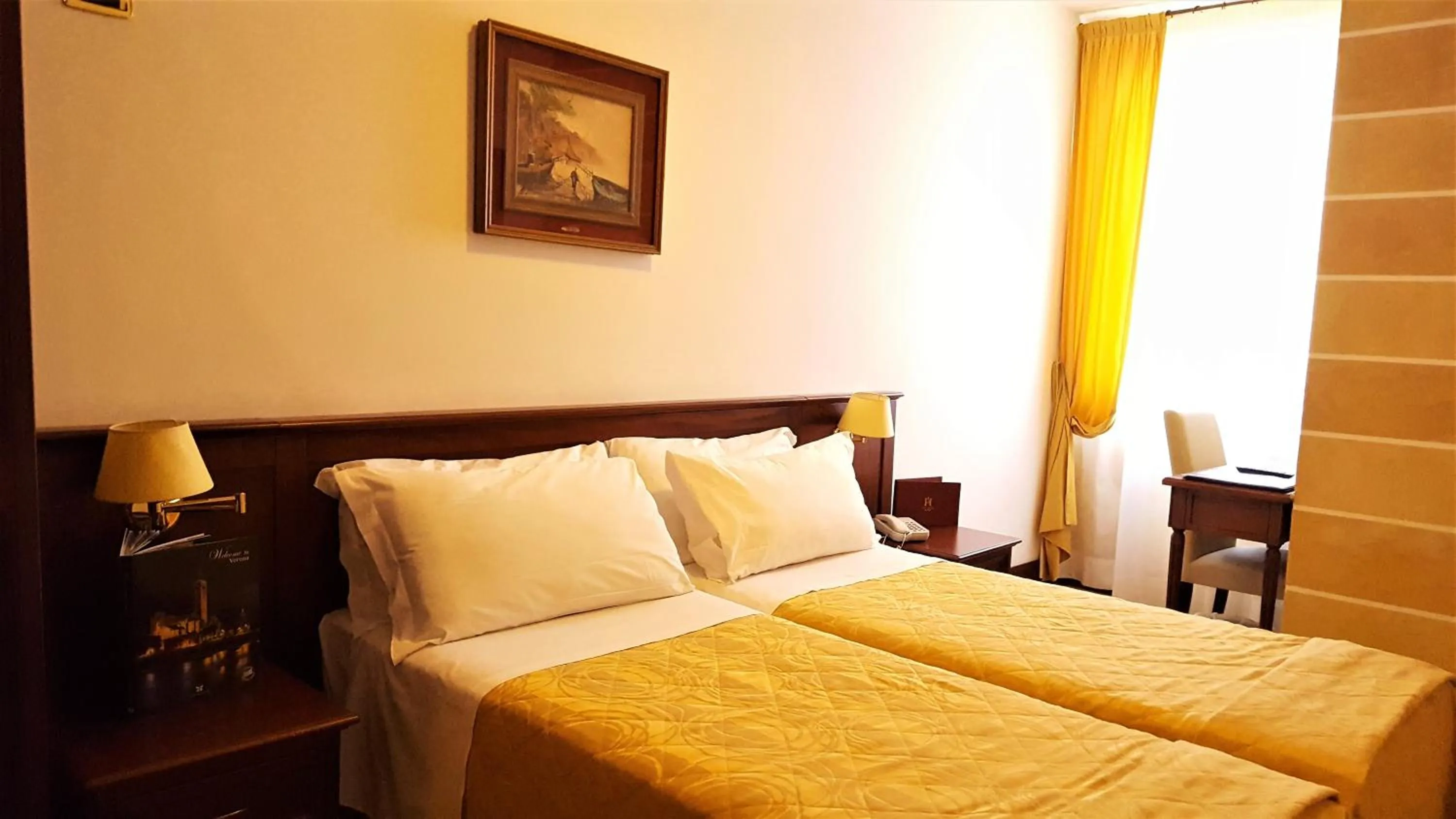 Bedroom, Bed in Hotel Aurora