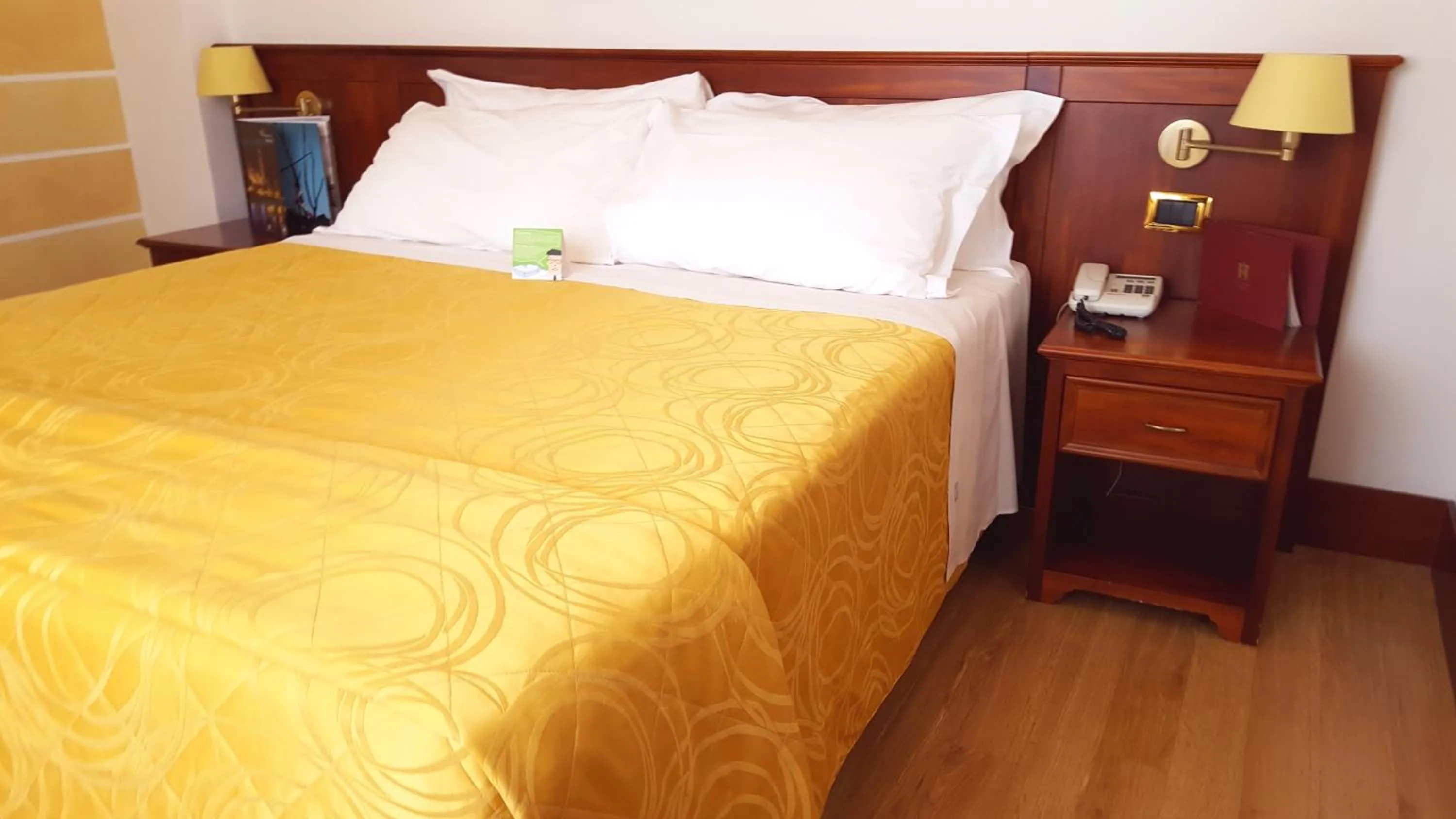 Bedroom, Bed in Hotel Aurora