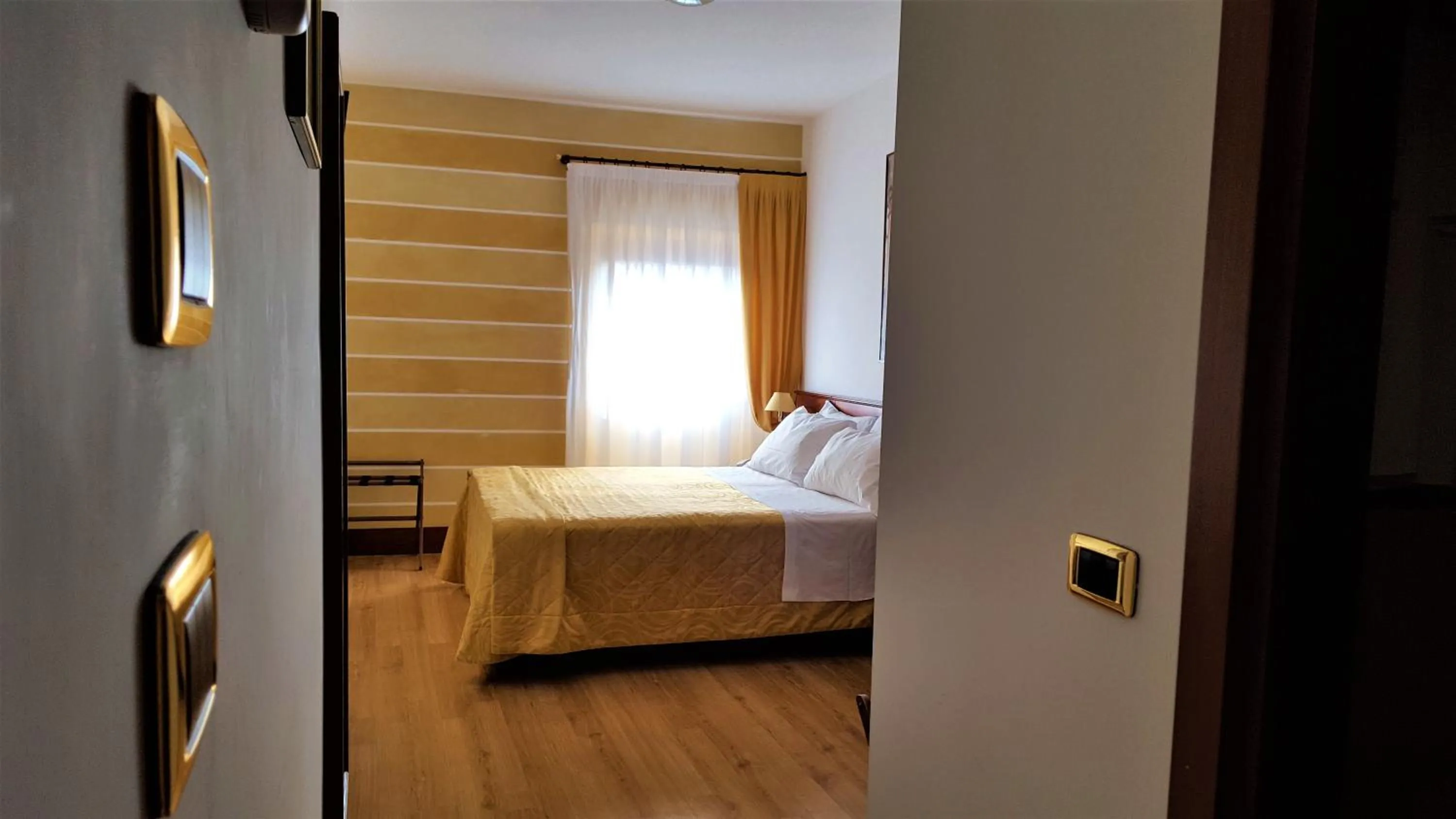 Bedroom, Bed in Hotel Aurora