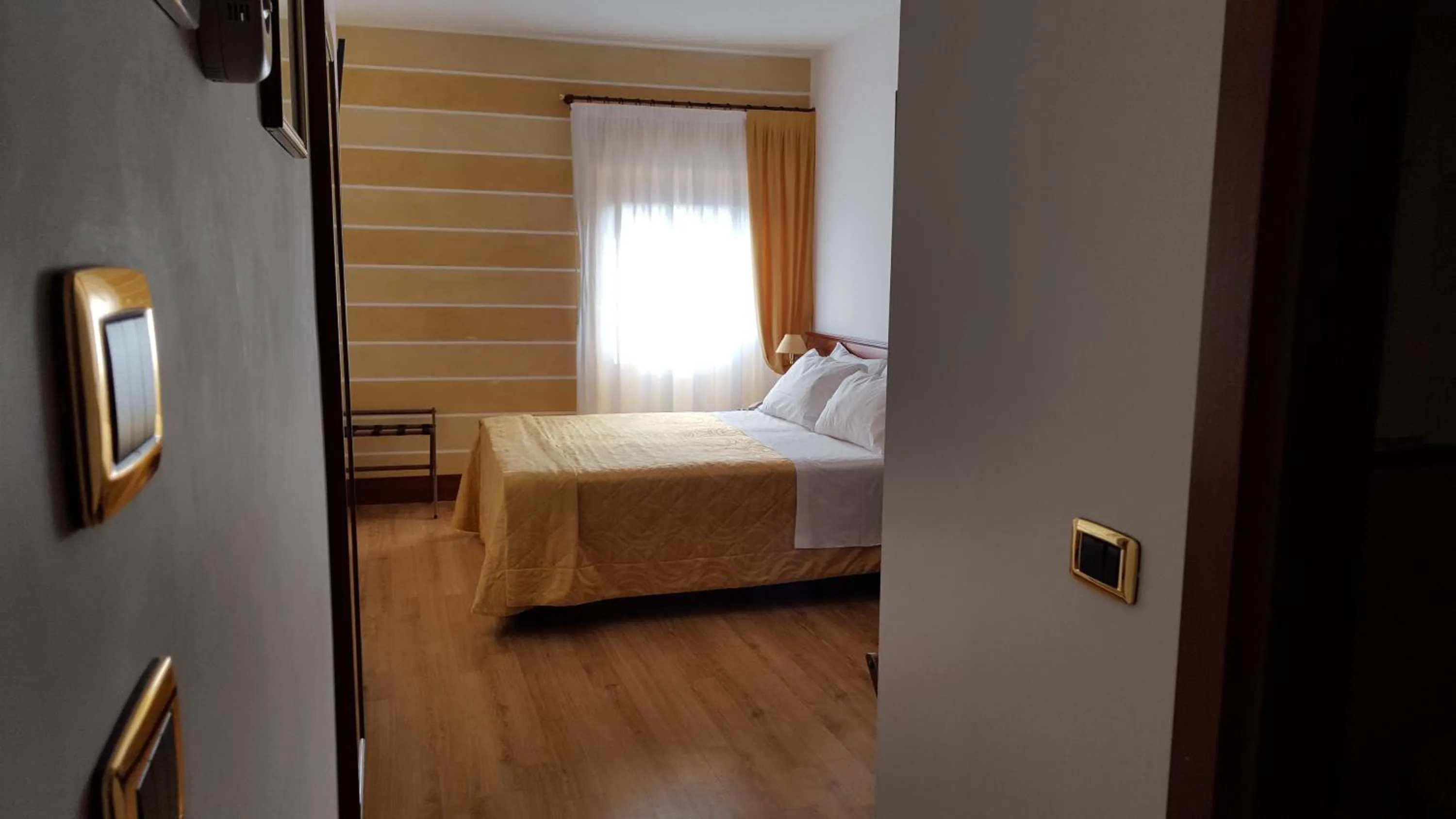 Bedroom, Bed in Hotel Aurora