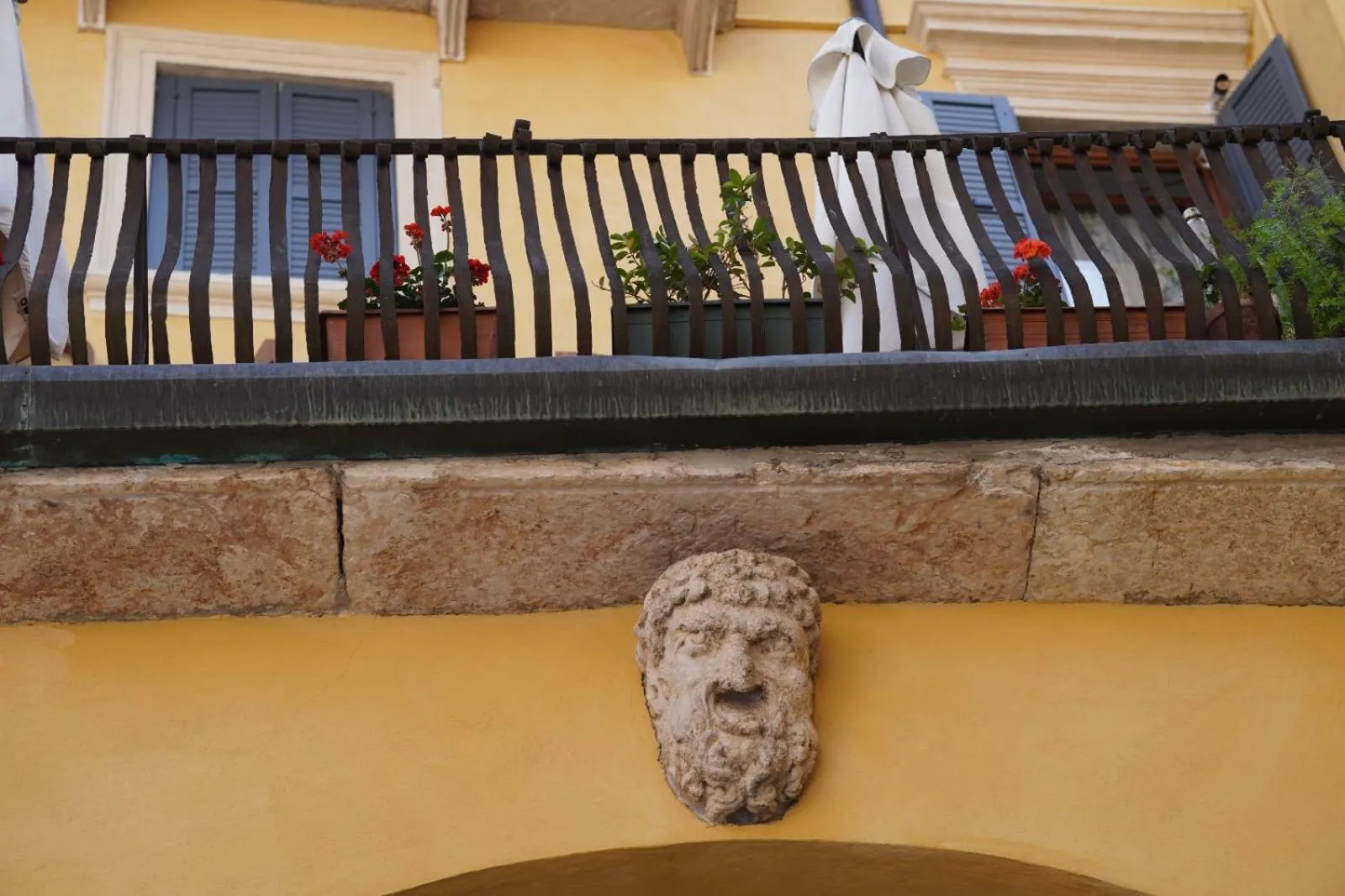 Facade/entrance in Hotel Aurora