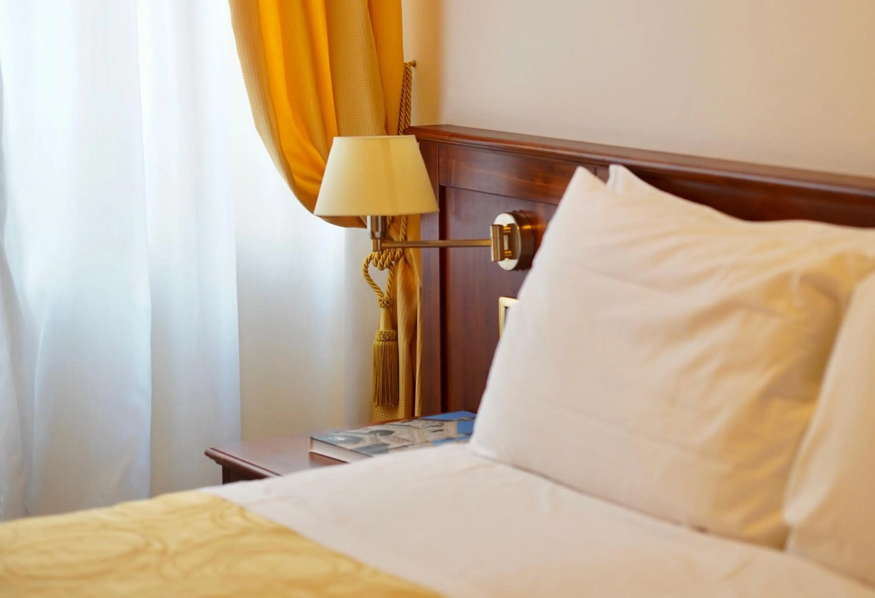 Bedroom, Bed in Hotel Aurora