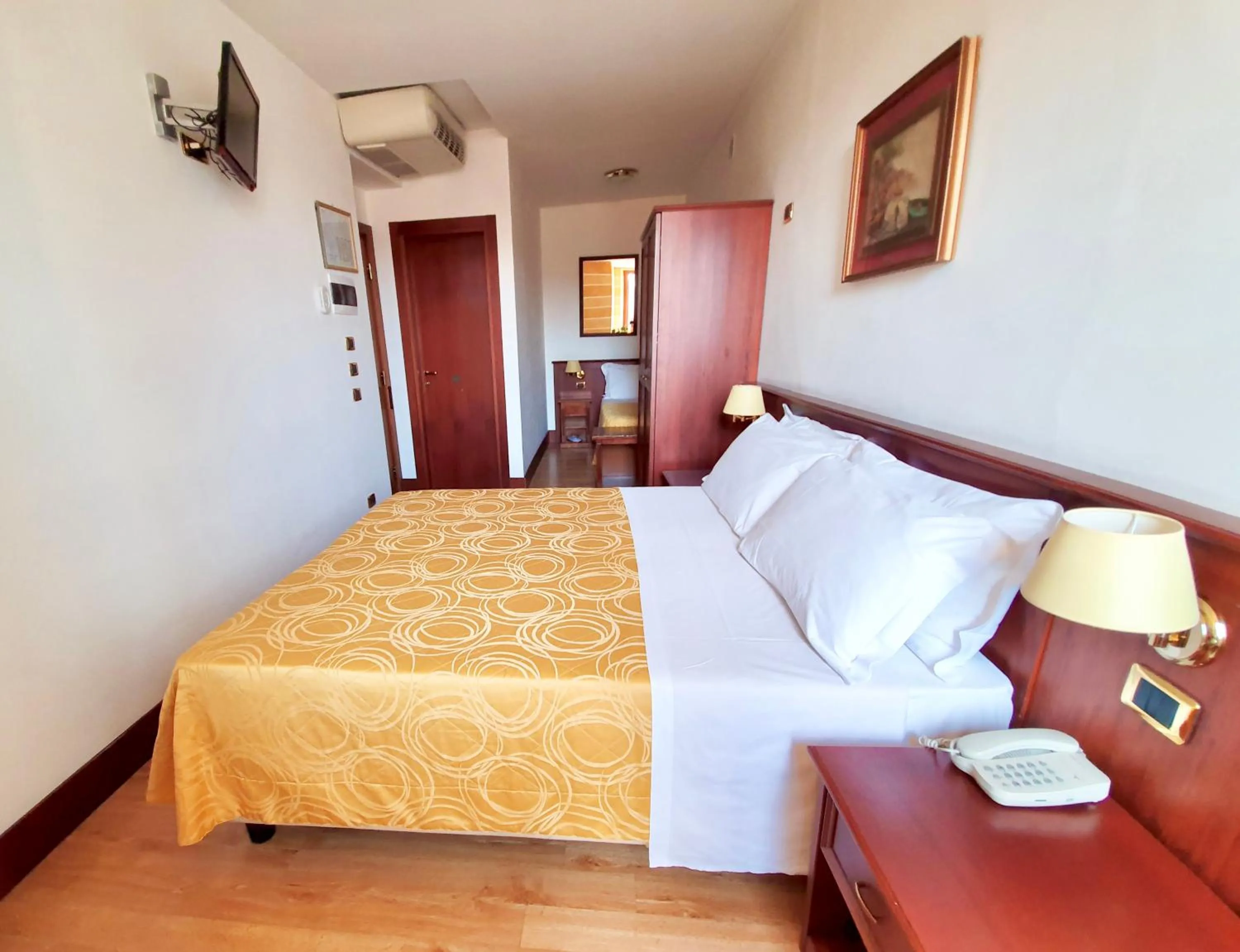 Bedroom, Bed in Hotel Aurora