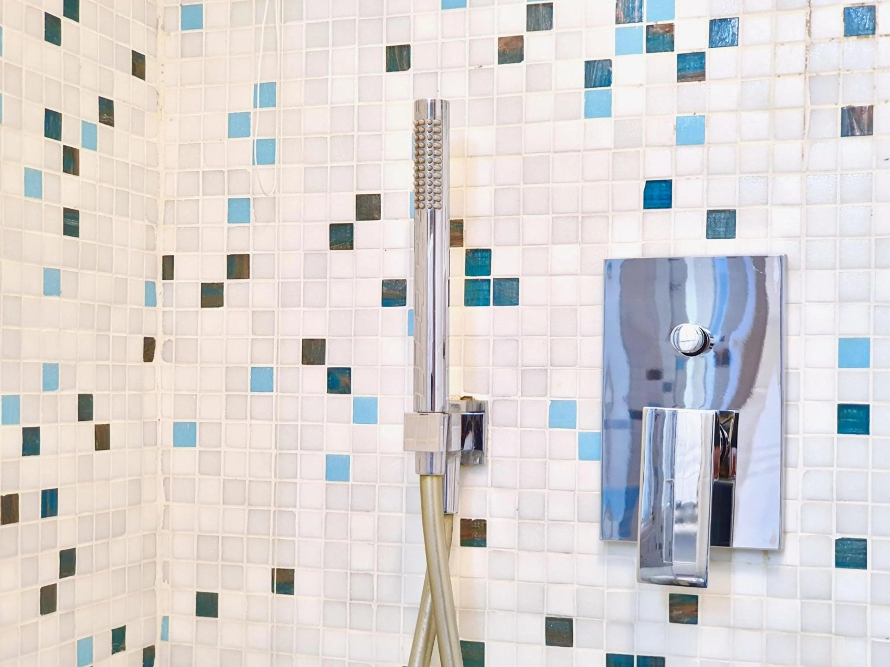 Shower in Hotel Aurora