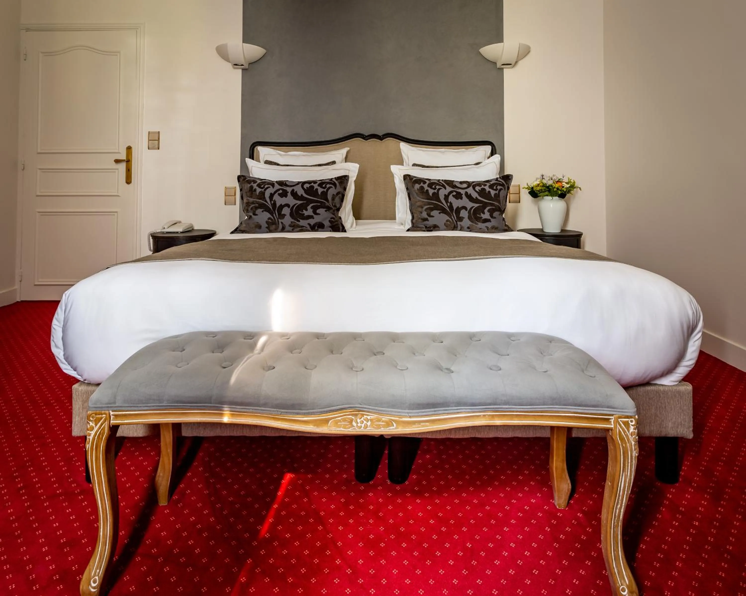 Bed in Hotel Restaurant Le Centenaire