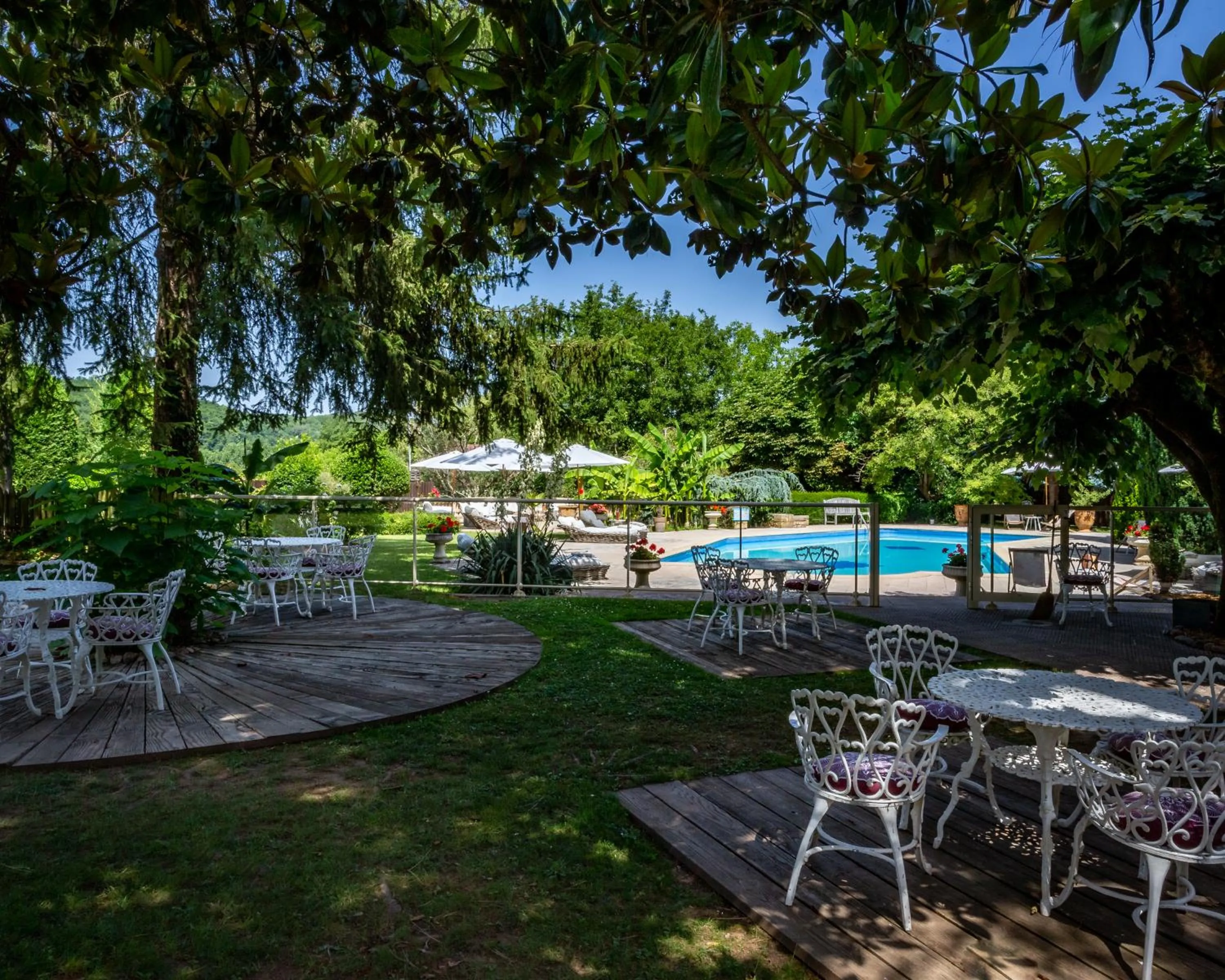 Swimming pool in Hotel Restaurant Le Centenaire