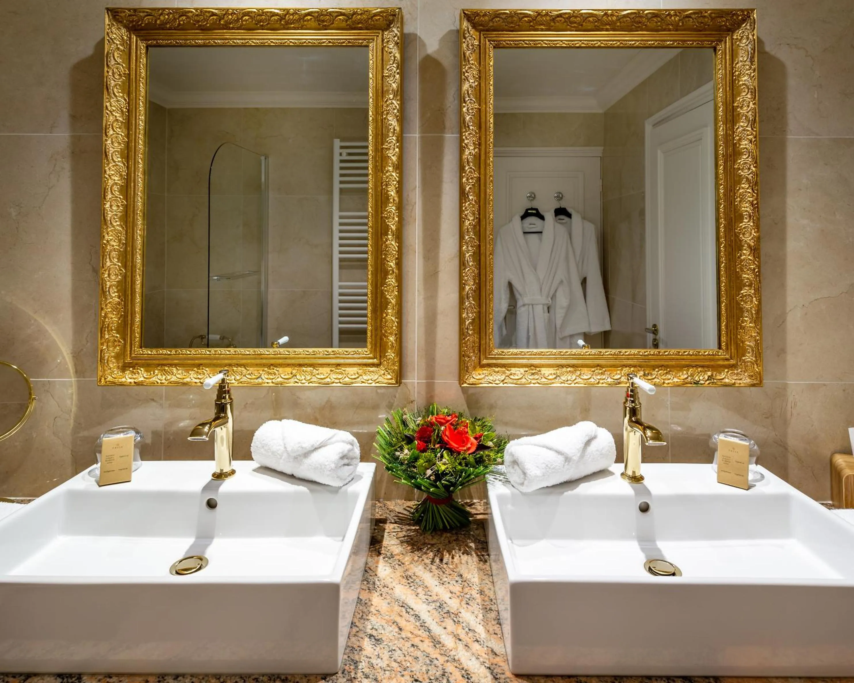 Bathroom in Hotel Restaurant Le Centenaire