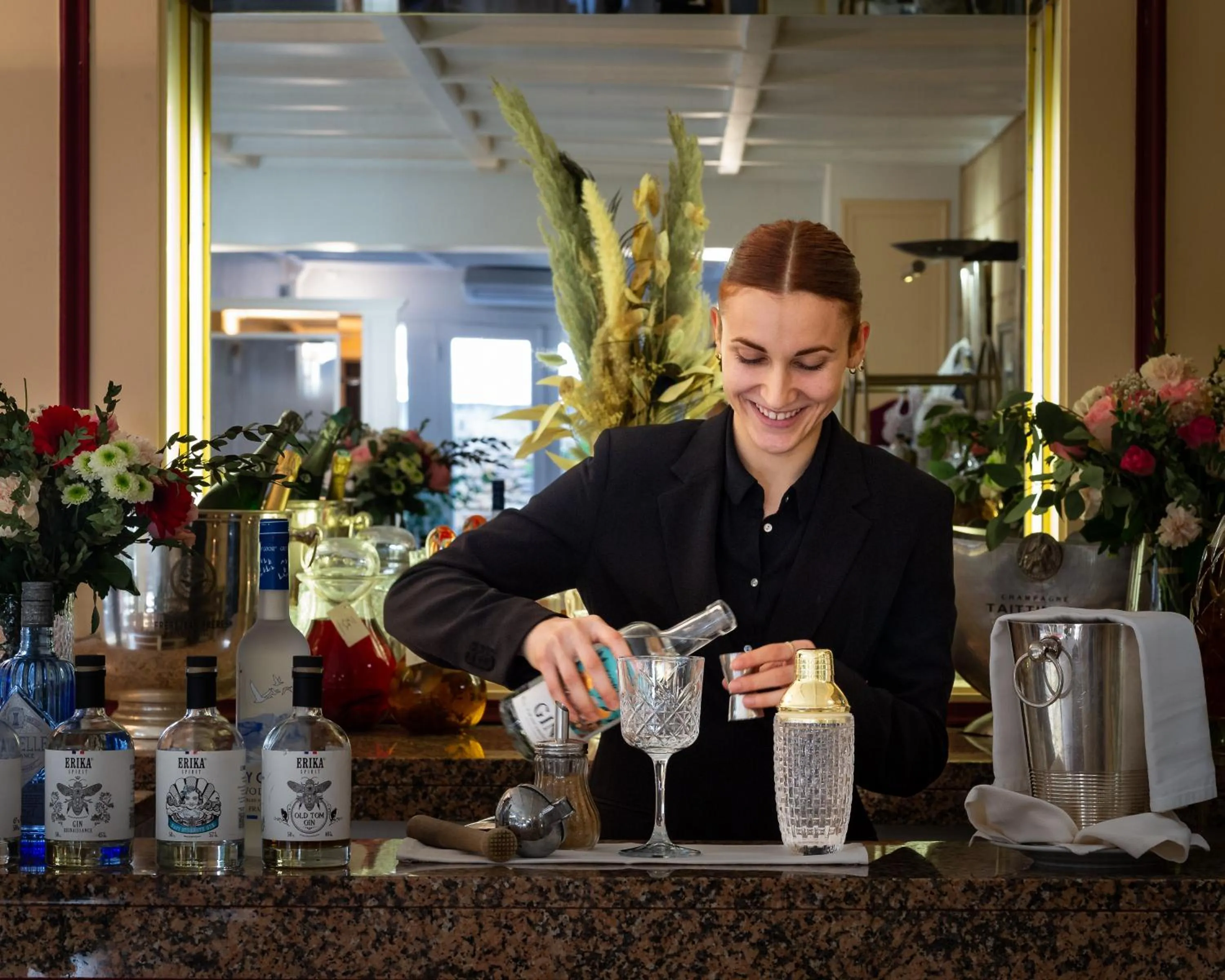 Lounge or bar in Hotel Restaurant Le Centenaire