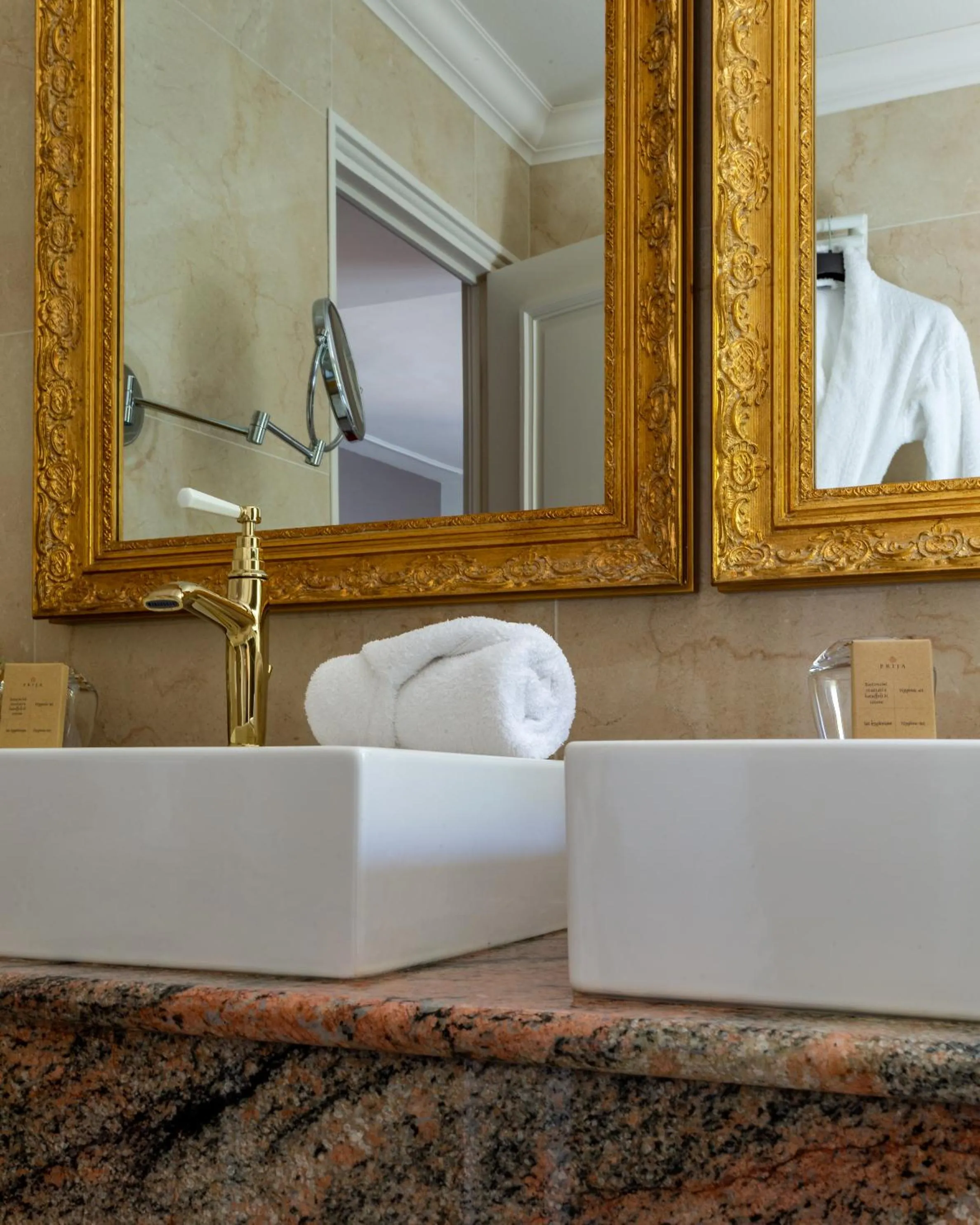 Bathroom in Hotel Restaurant Le Centenaire