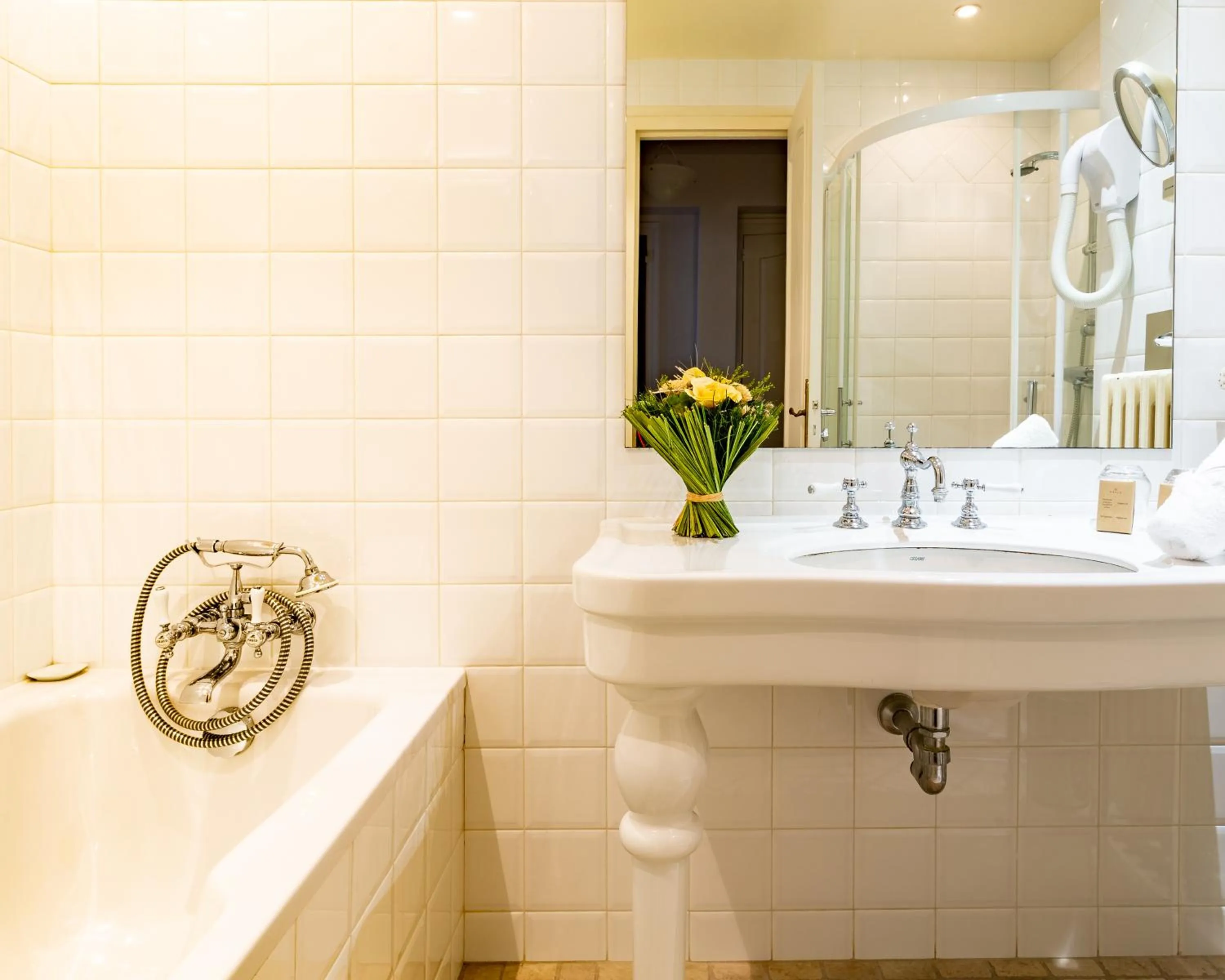 Bathroom in Hotel Restaurant Le Centenaire