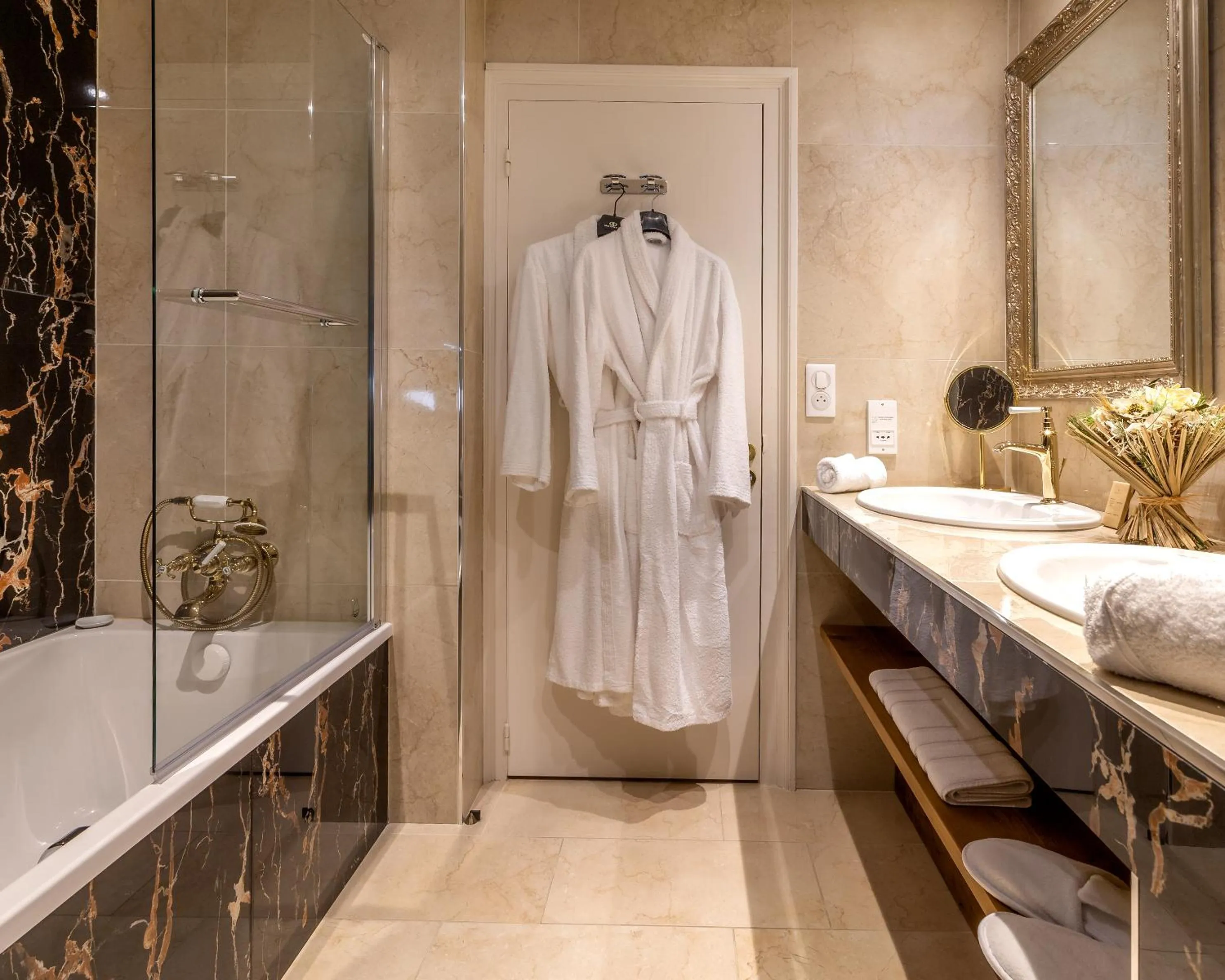 Bathroom in Hotel Restaurant Le Centenaire