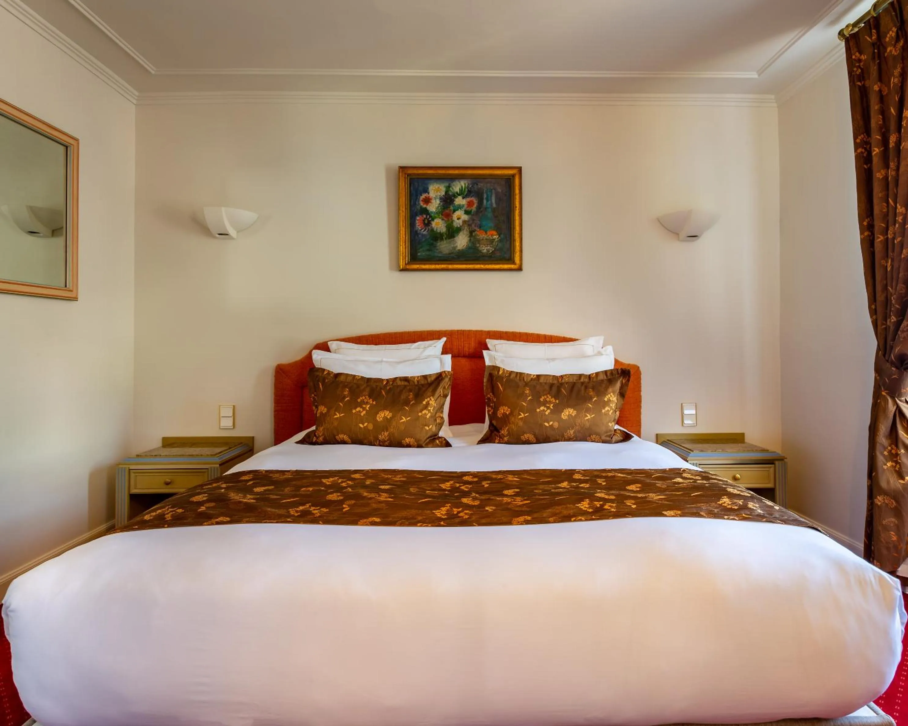 Bed in Hotel Restaurant Le Centenaire