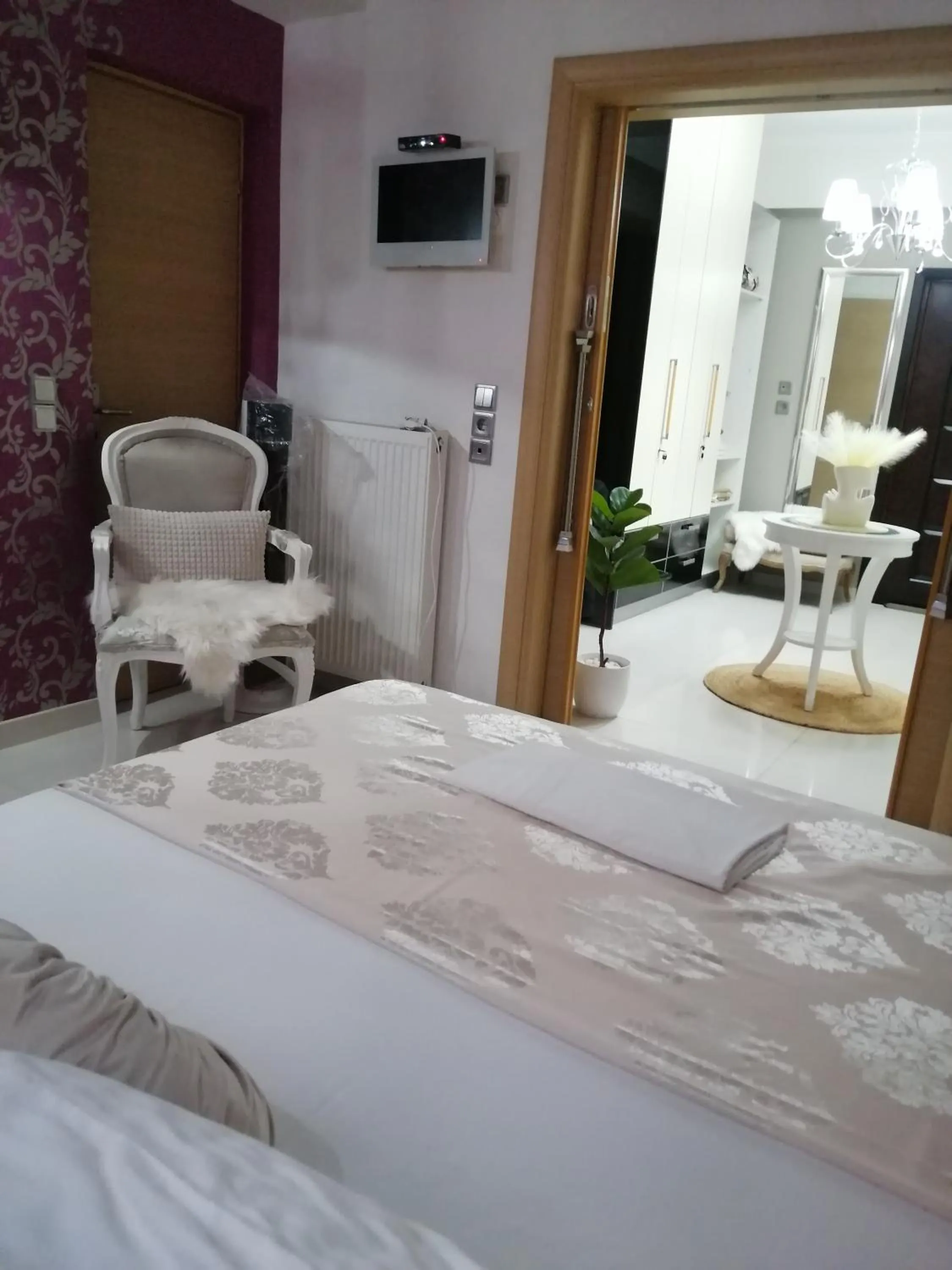 Photo of the whole room, Bed in Palataki Residence