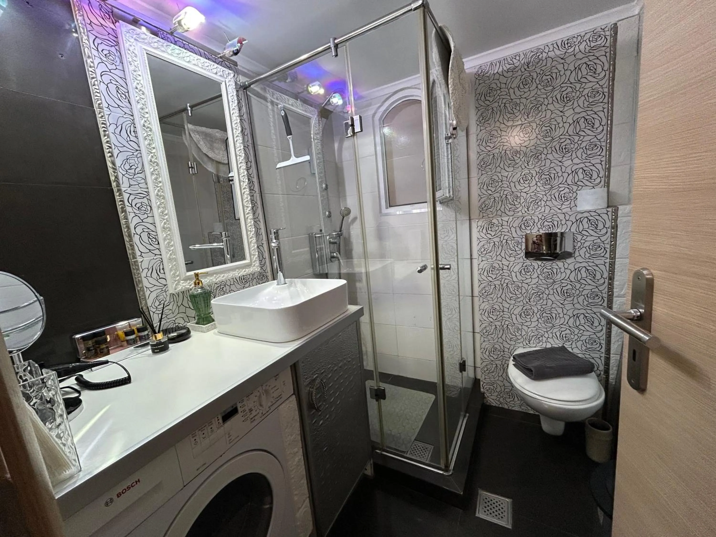 Toilet in Palataki Residence