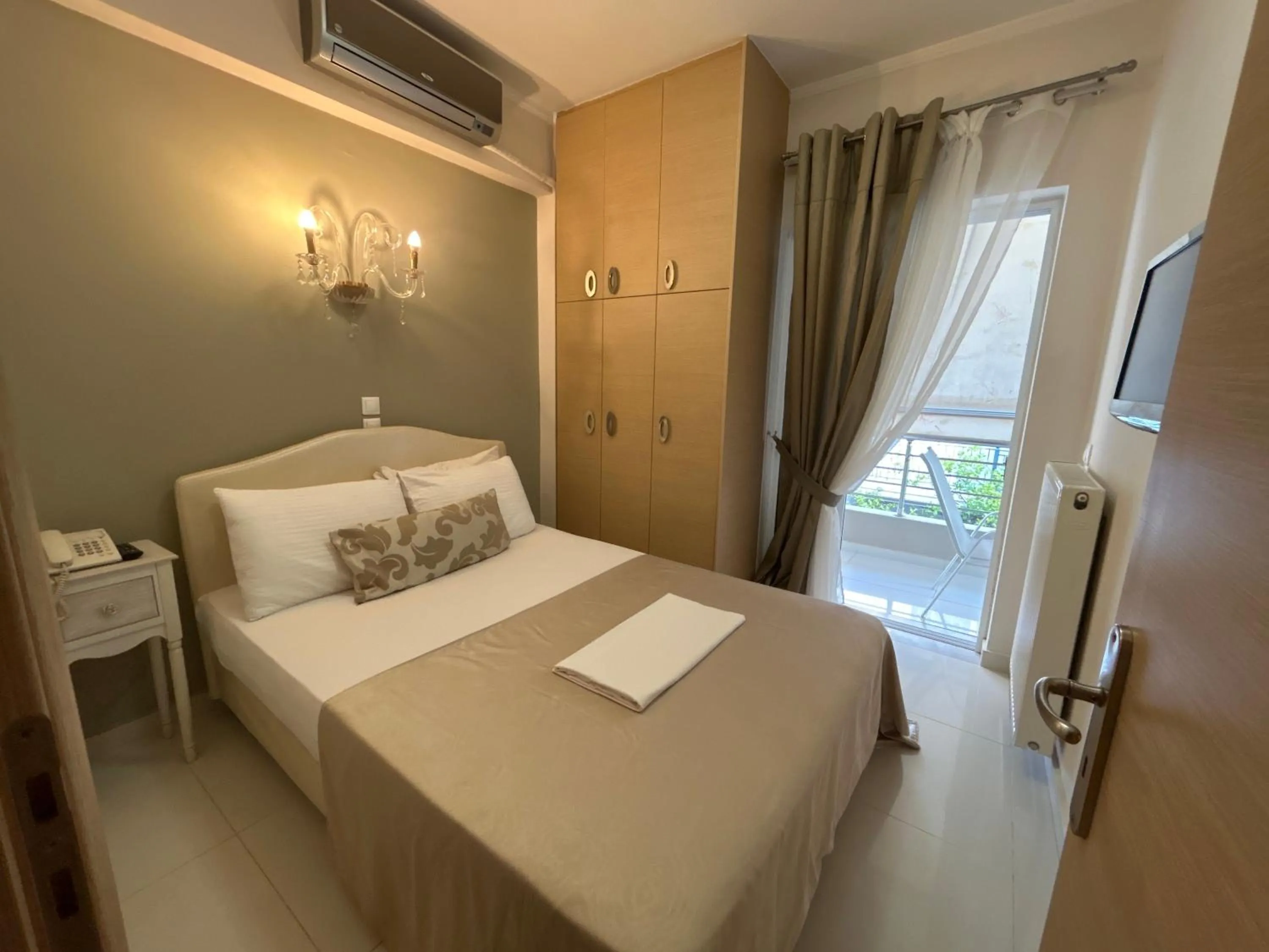 Bedroom, Bed in Palataki Residence