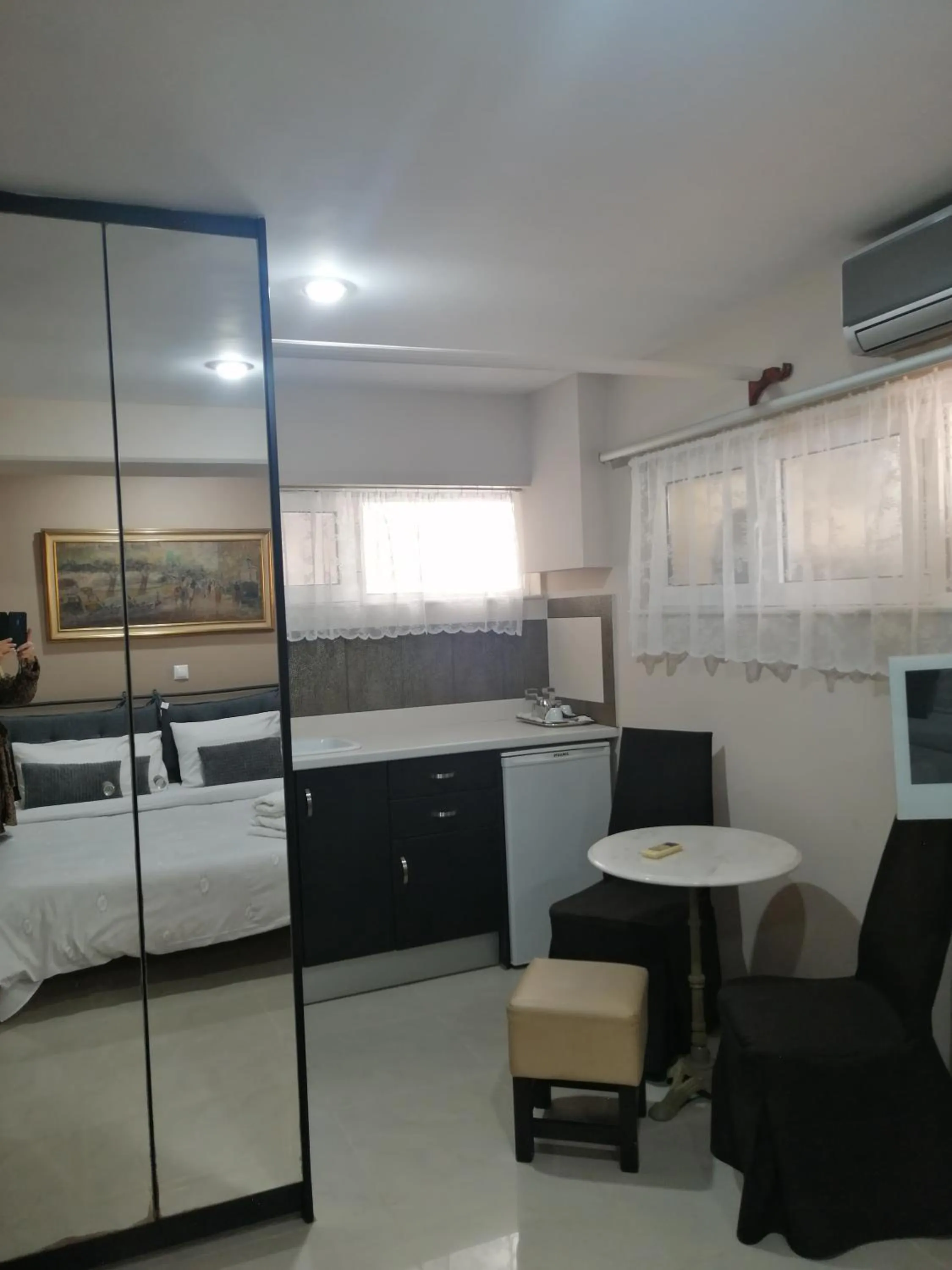 Photo of the whole room, Bed in Palataki Residence