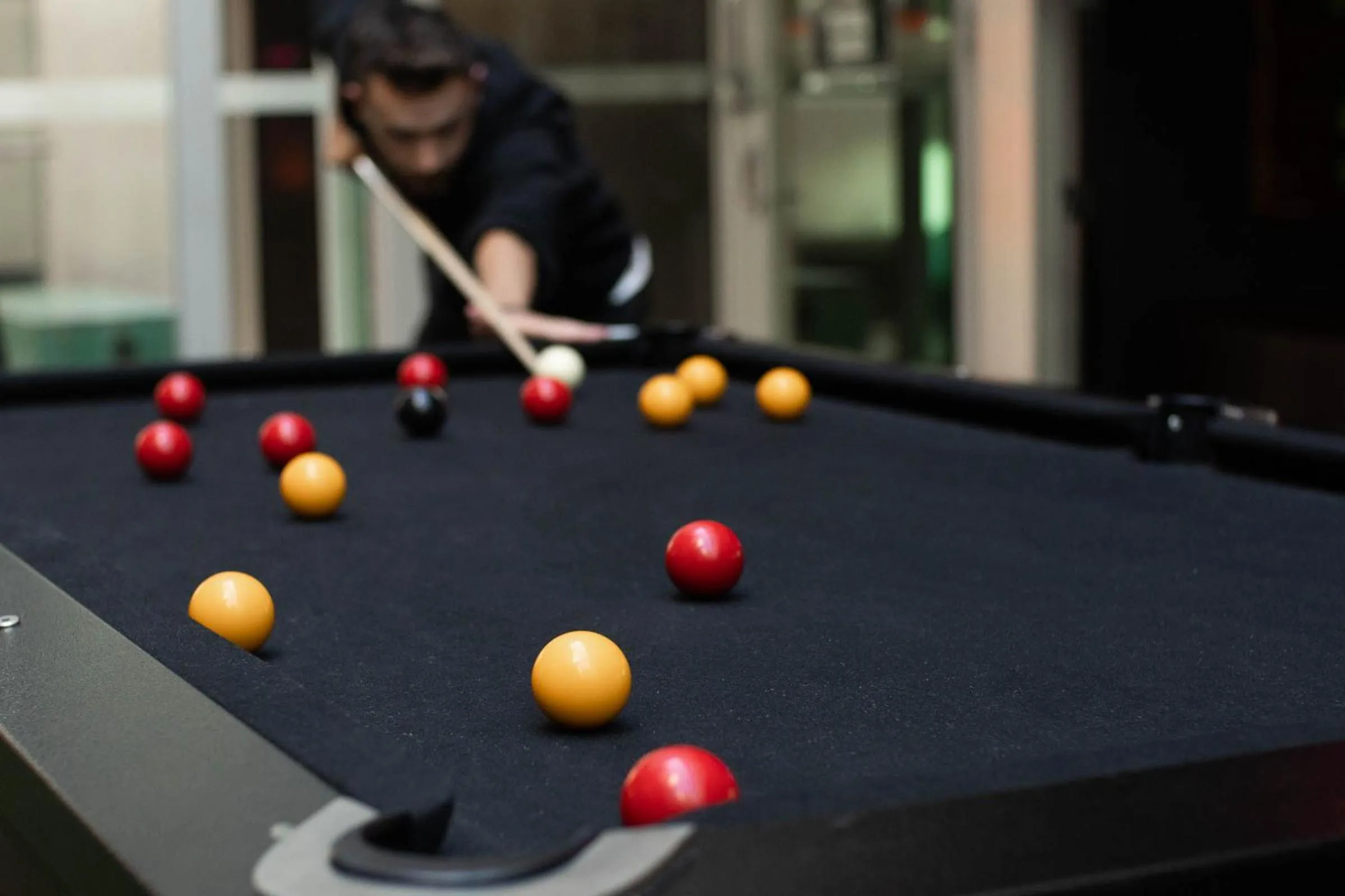 Evening entertainment in Nomads St Kilda