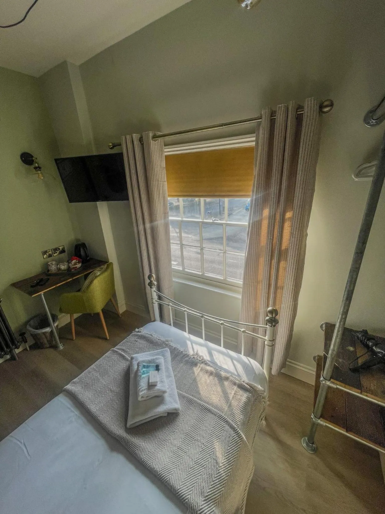 Bed in The White Horse Hotel