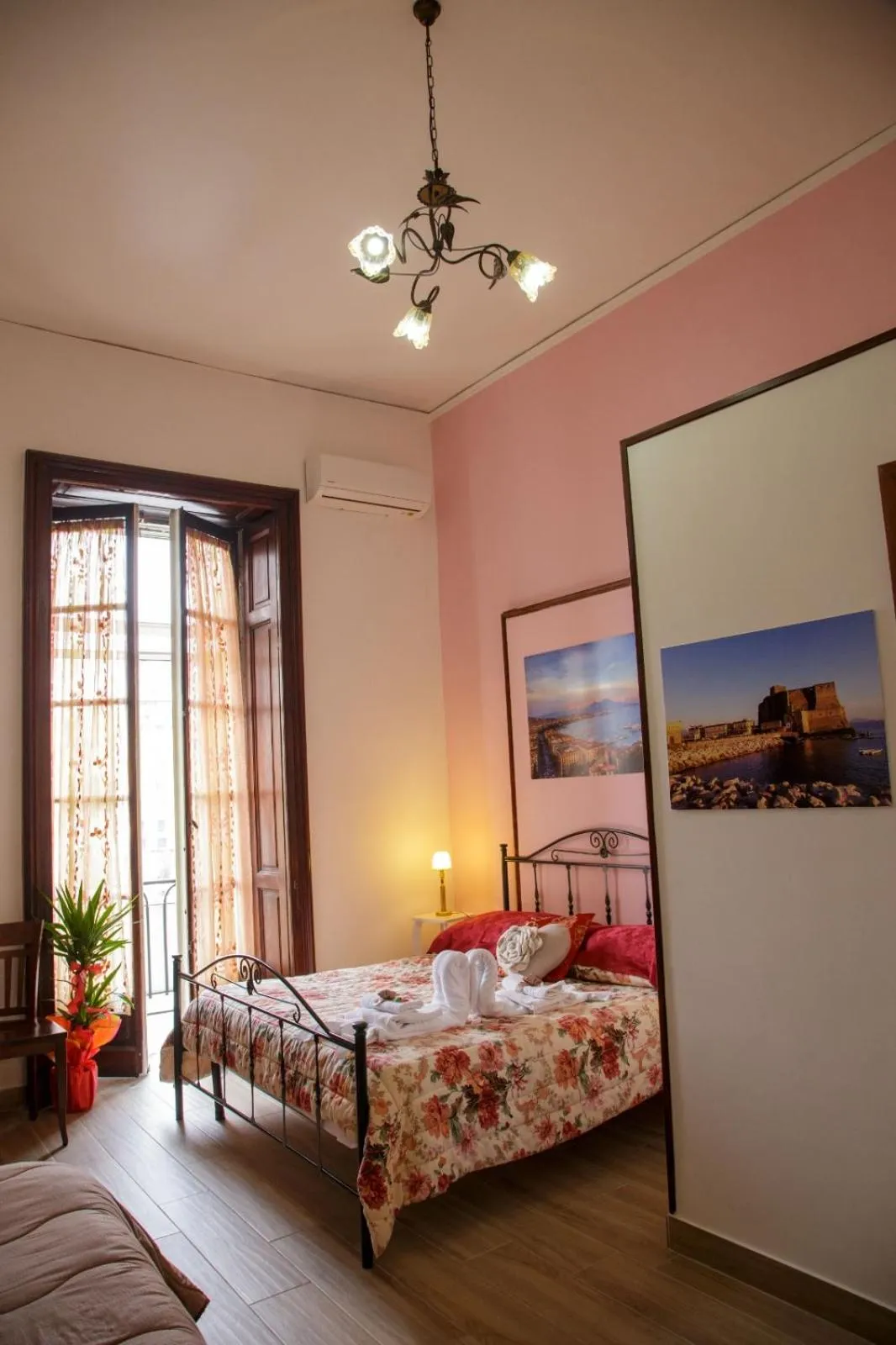 Bed in Parthenope's home