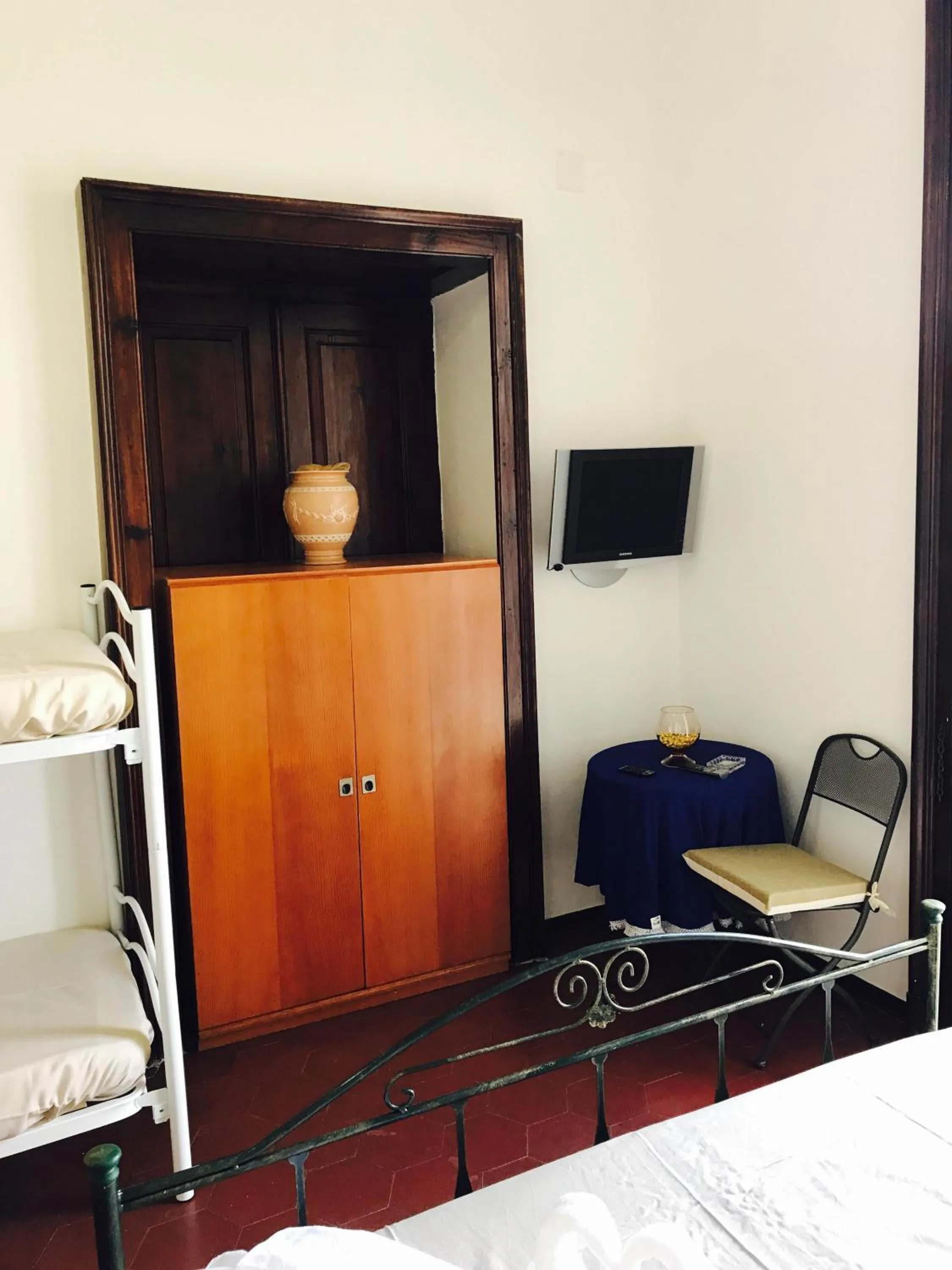 Bed in Parthenope's home